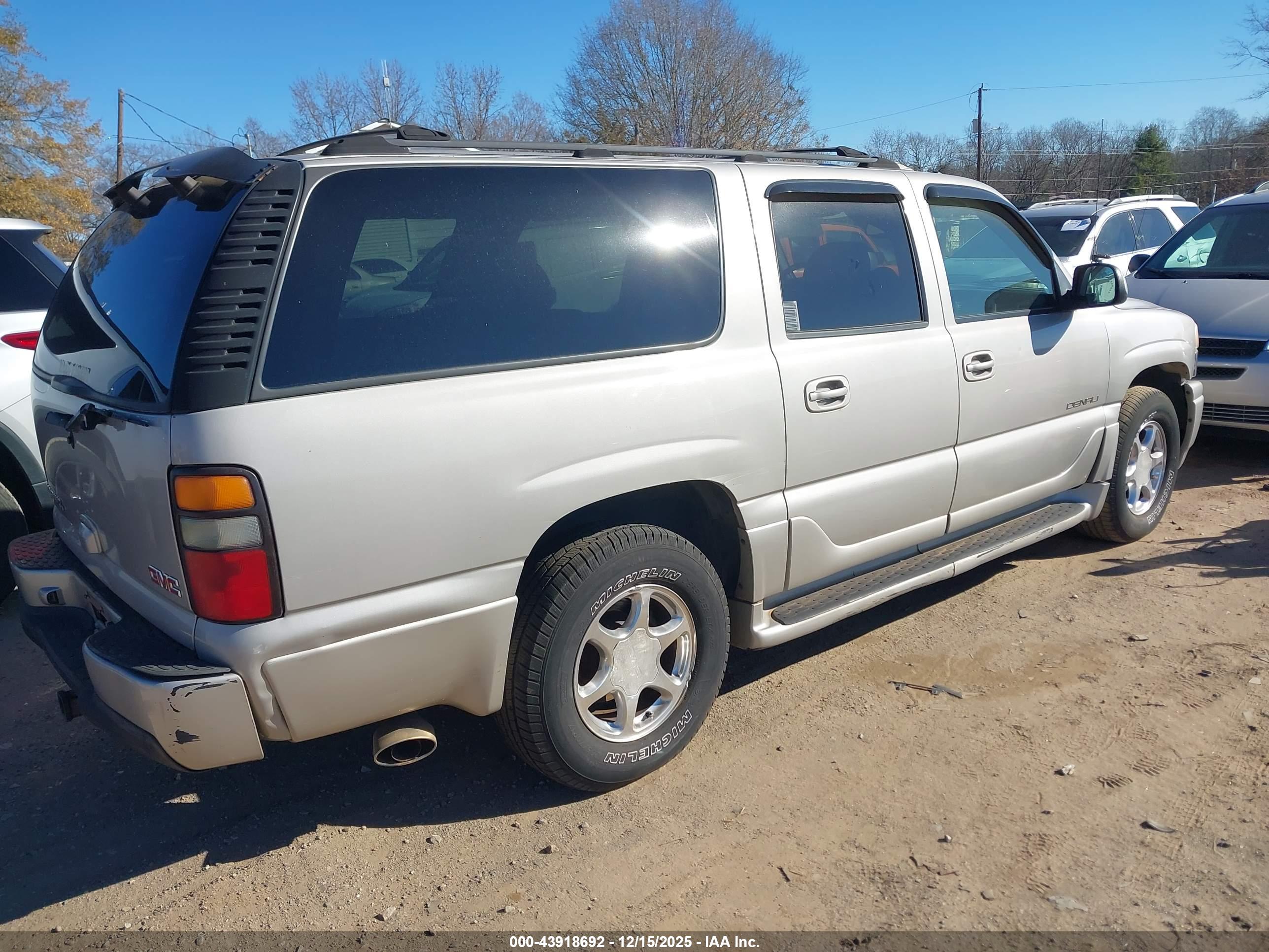 GMC YUKON image 4