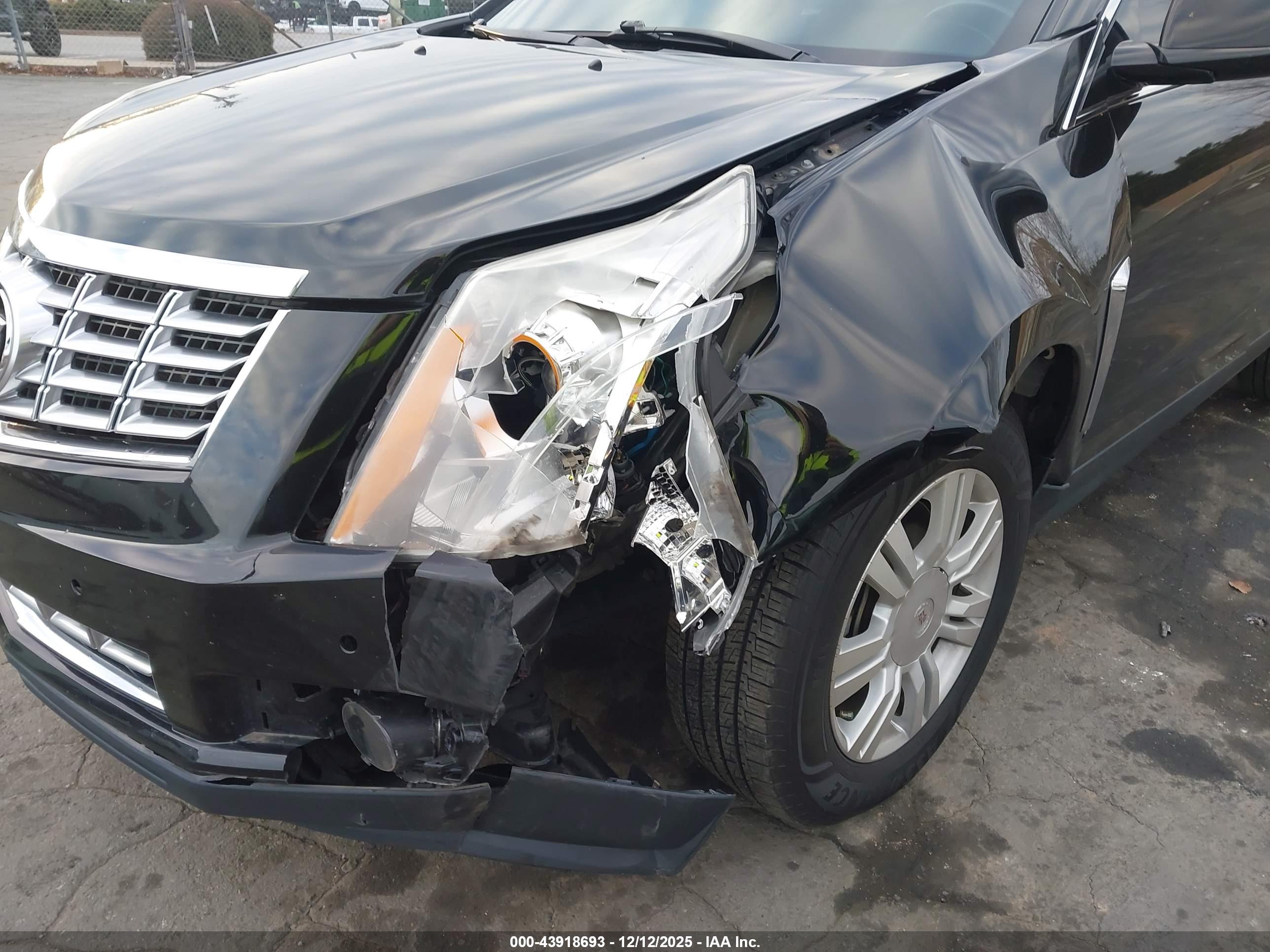 CADILLAC SRX image 6