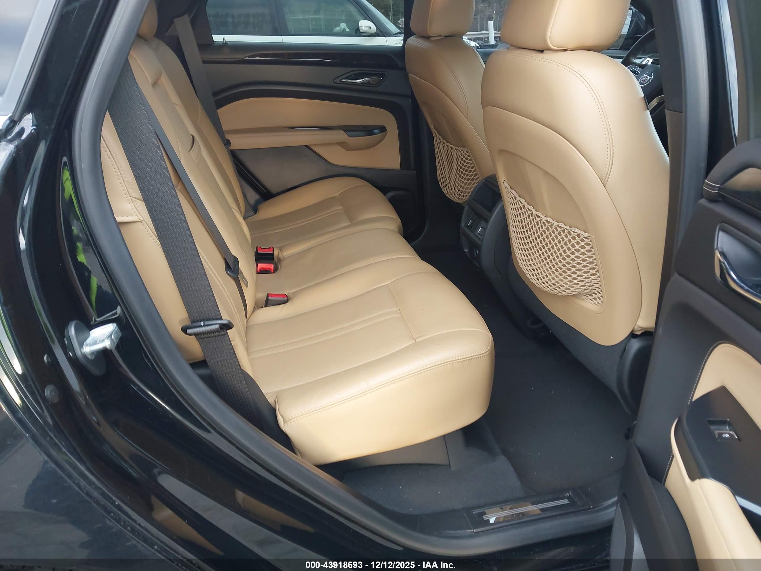 CADILLAC SRX image 8