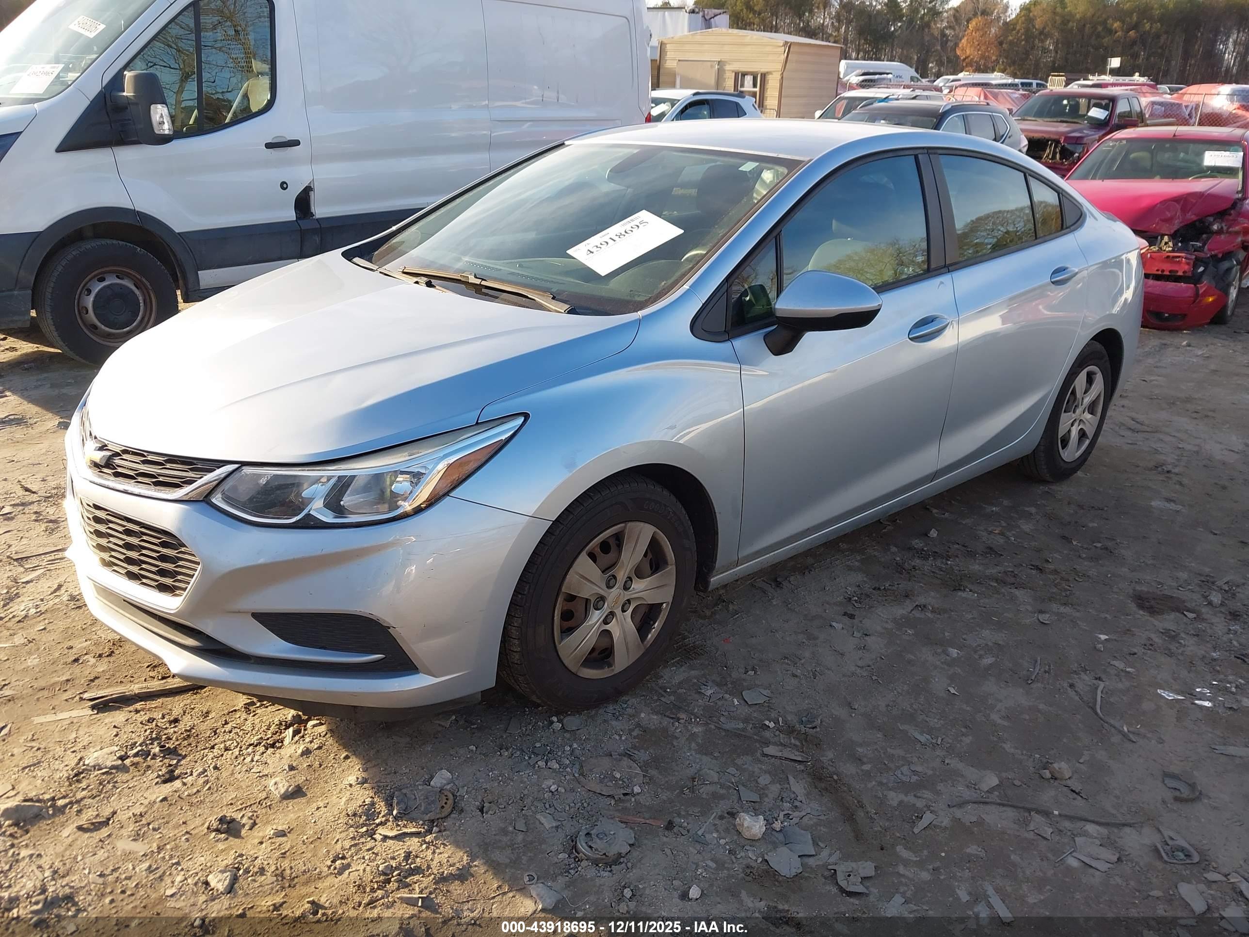 CHEVROLET CRUZE image 2