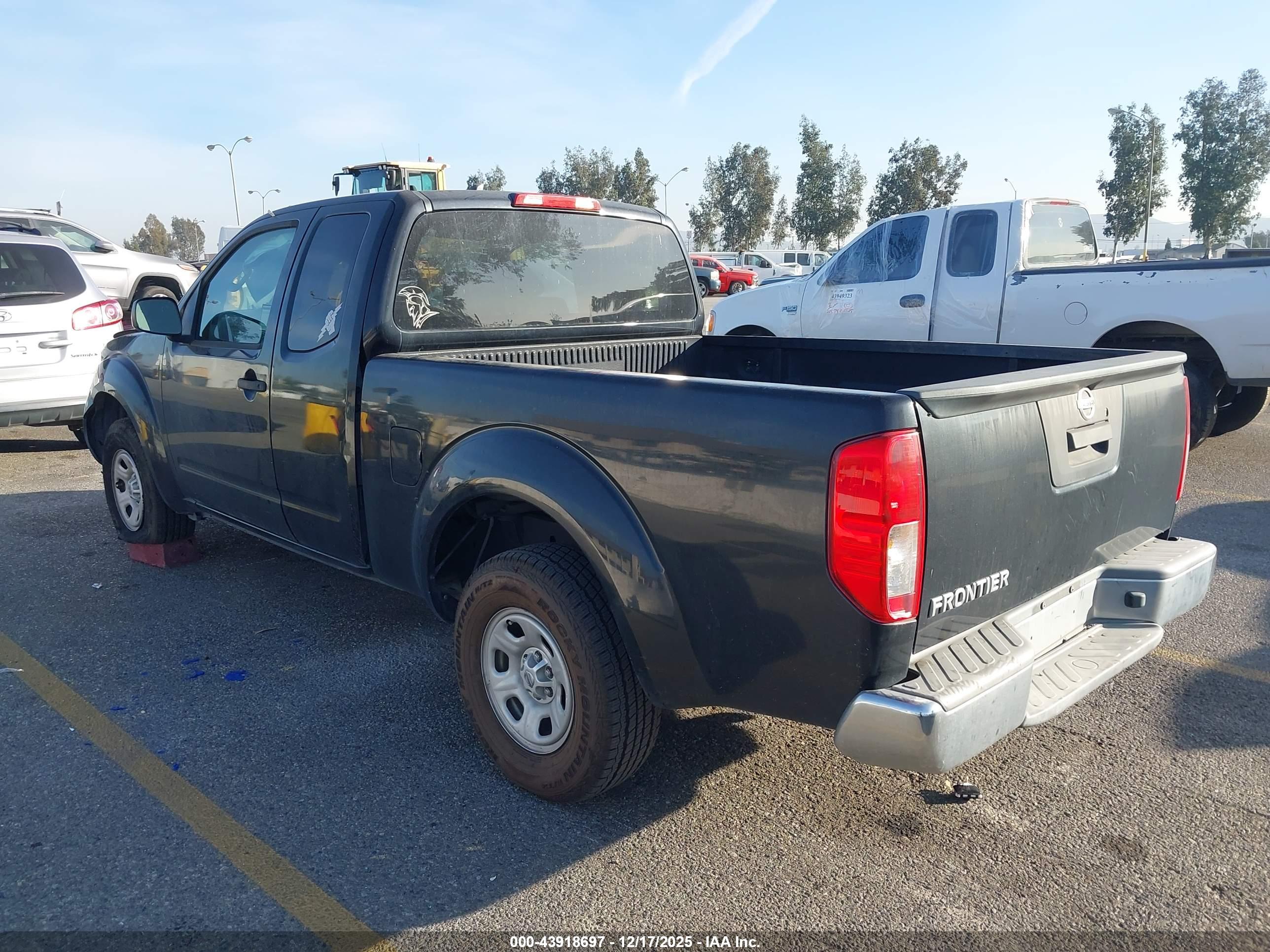NISSAN FRONTIER image 3