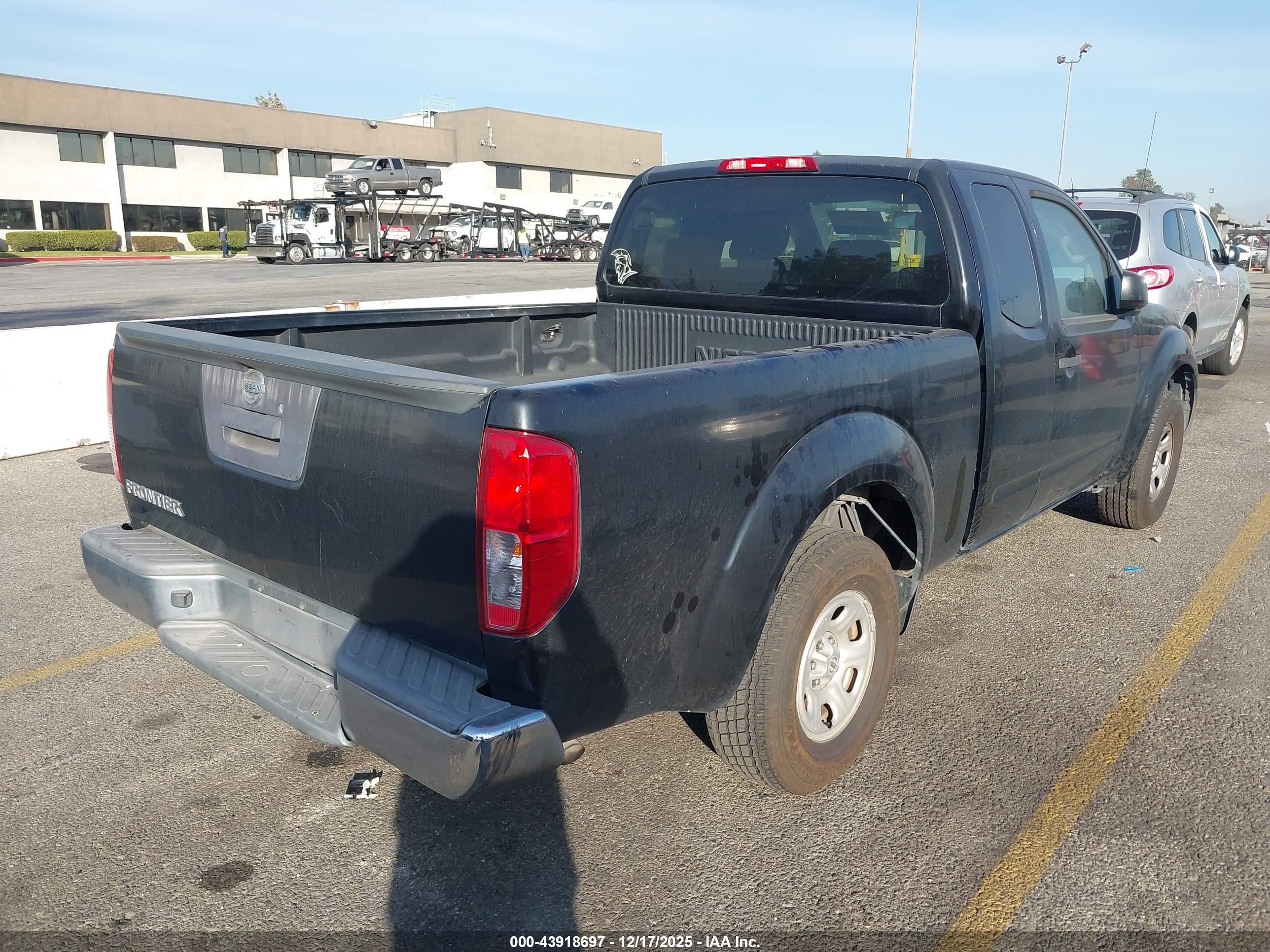 NISSAN FRONTIER image 4