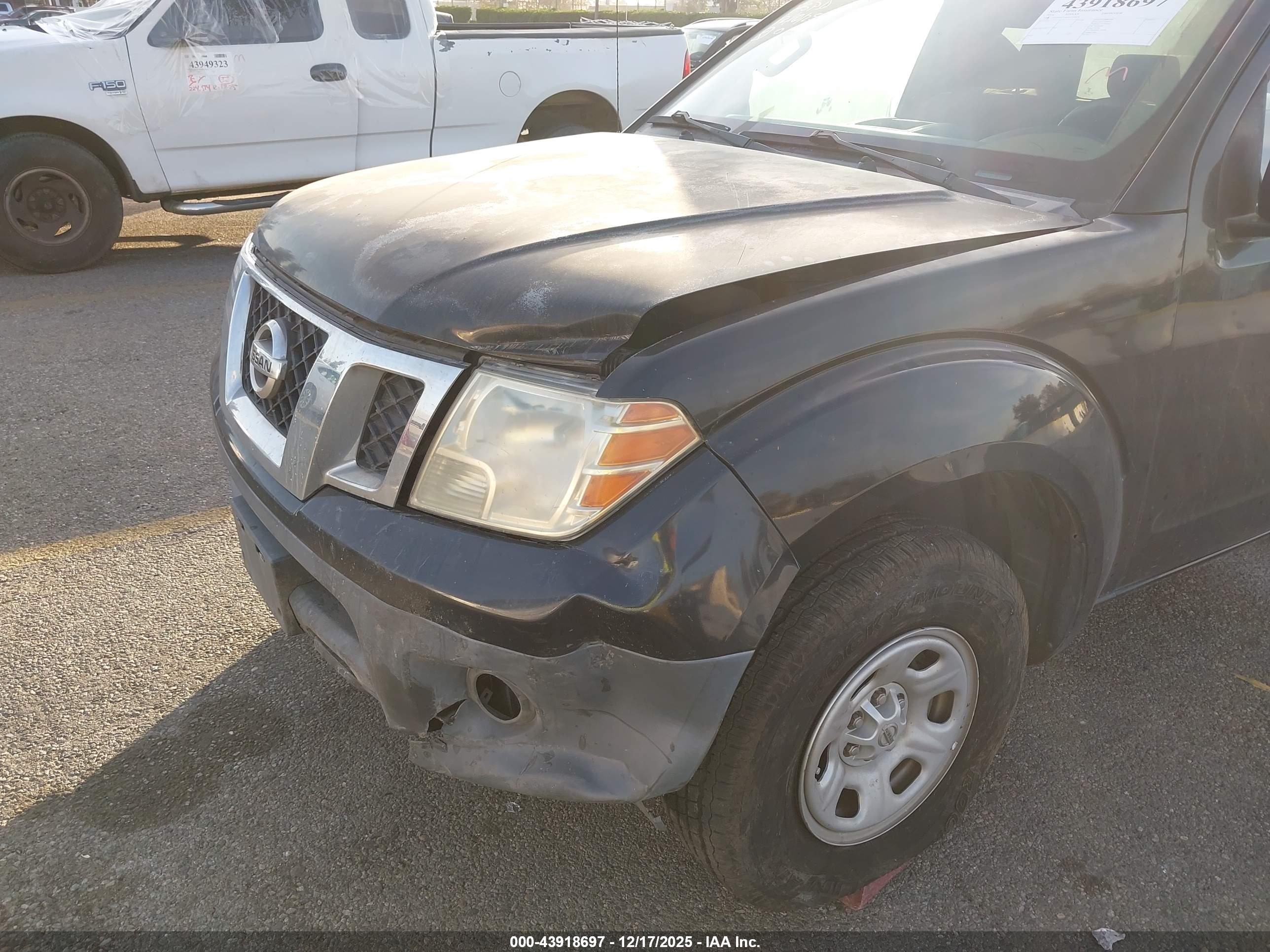 NISSAN FRONTIER image 6