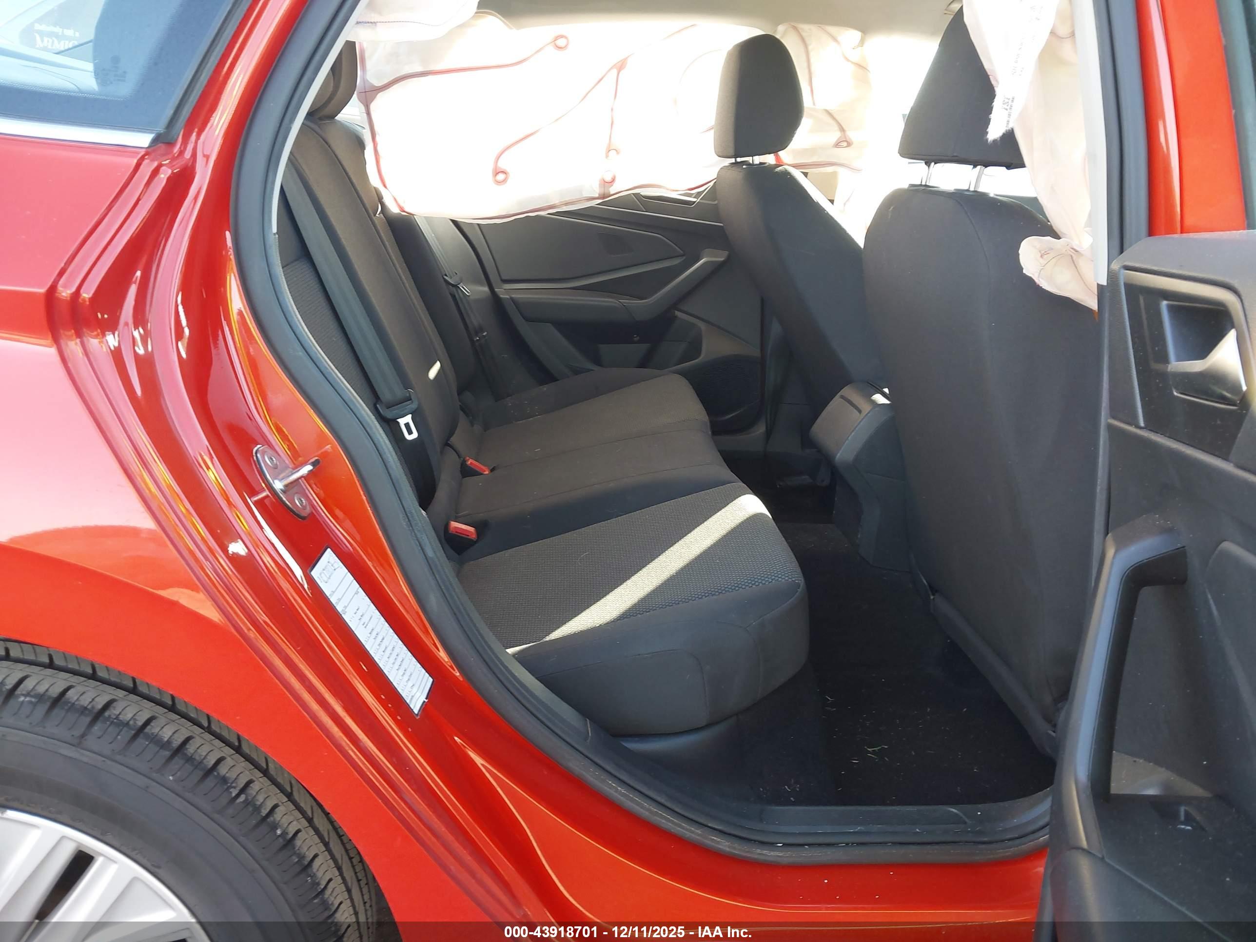 VOLKSWAGEN JETTA image 8