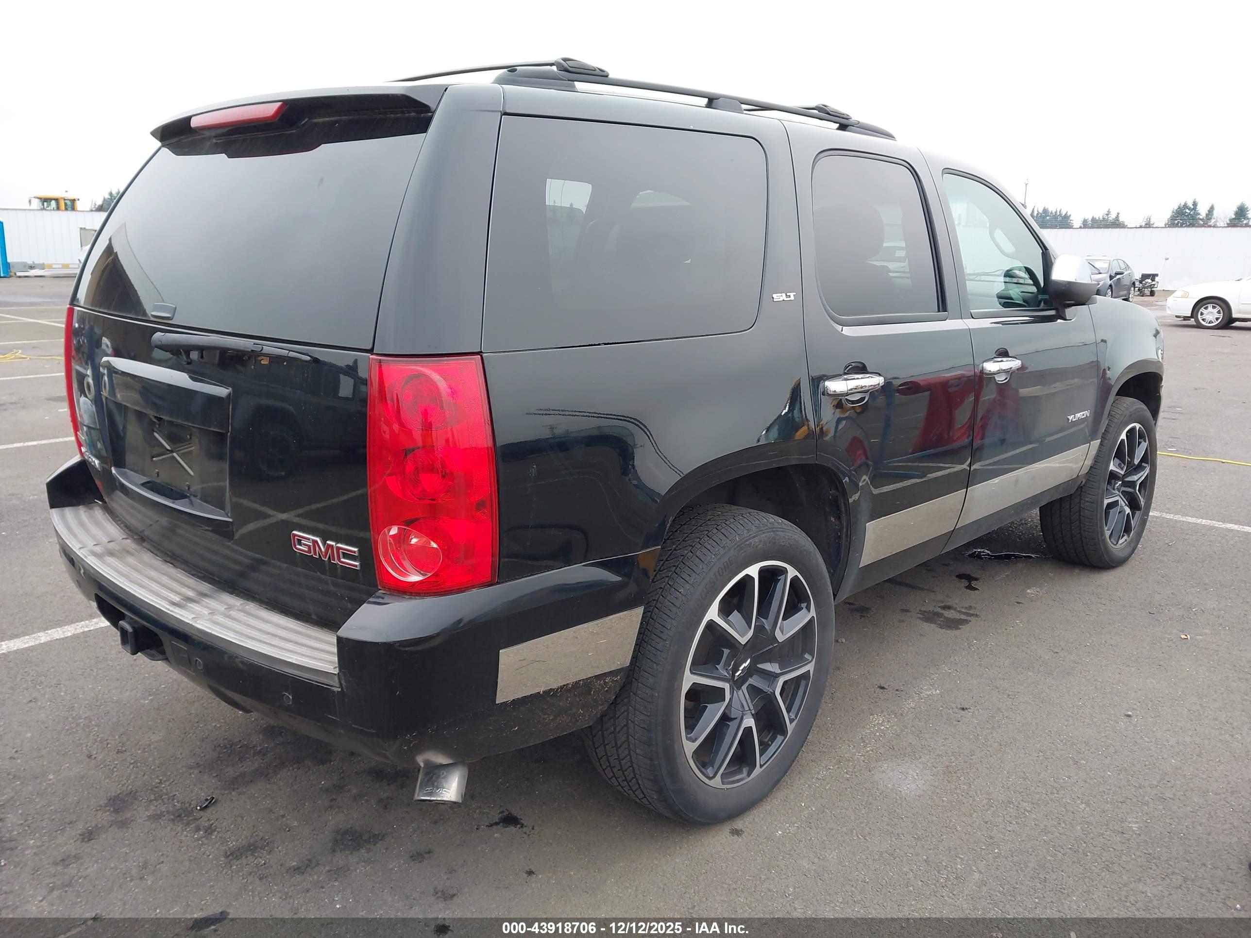 GMC YUKON image 4