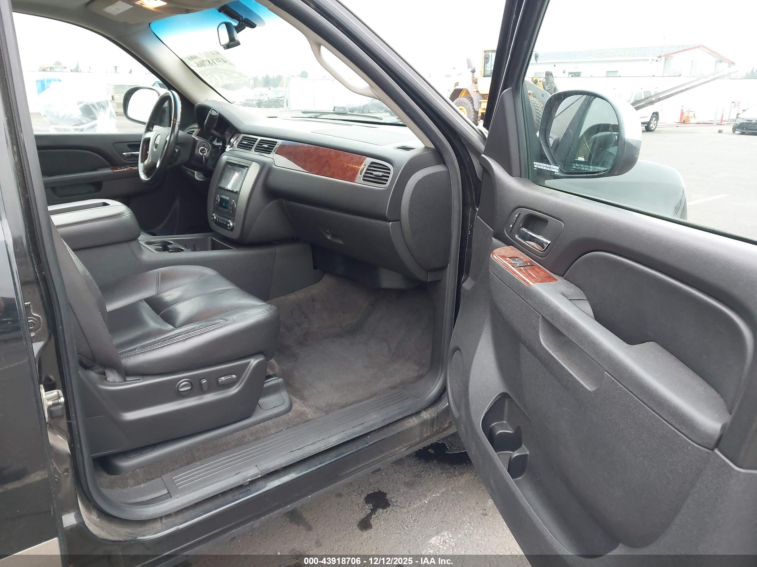 GMC YUKON image 5