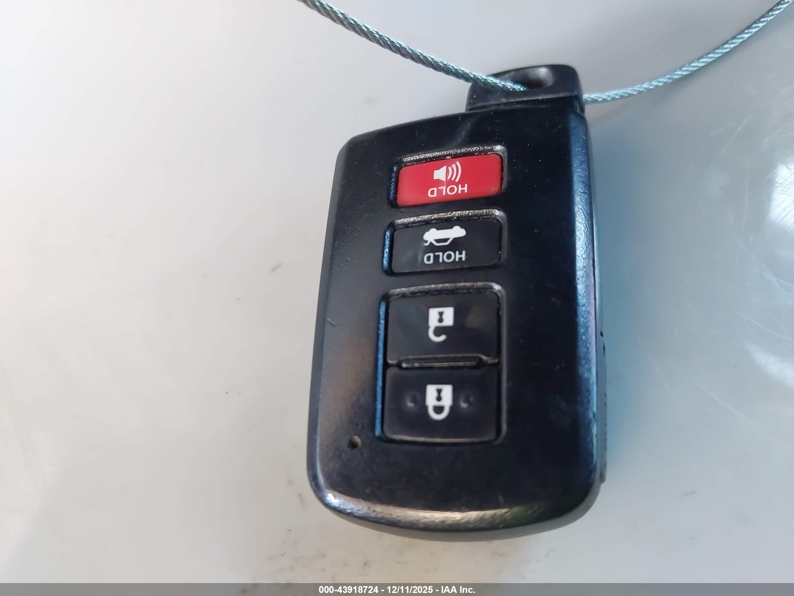 TOYOTA CAMRY image 11