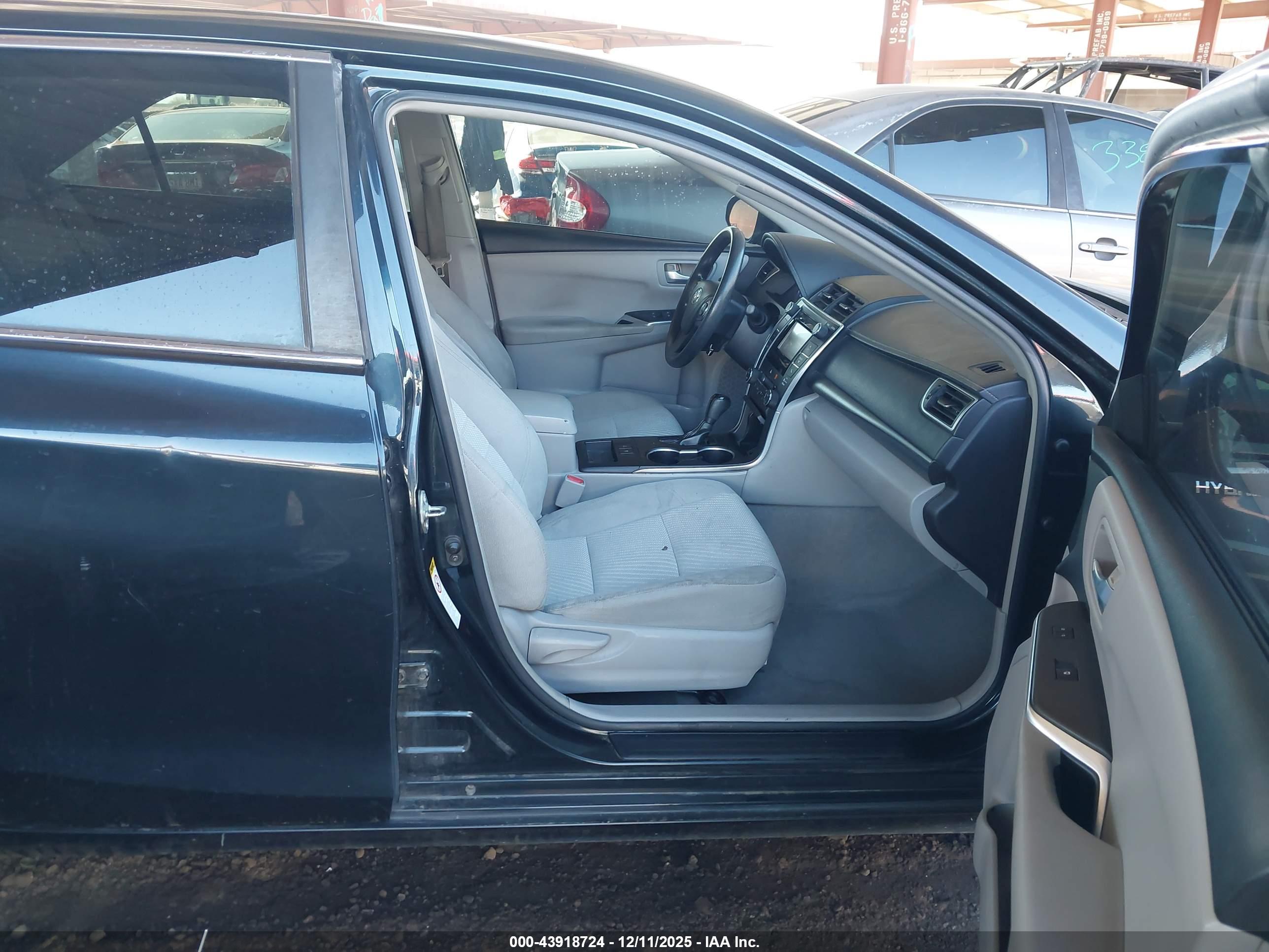 TOYOTA CAMRY image 5