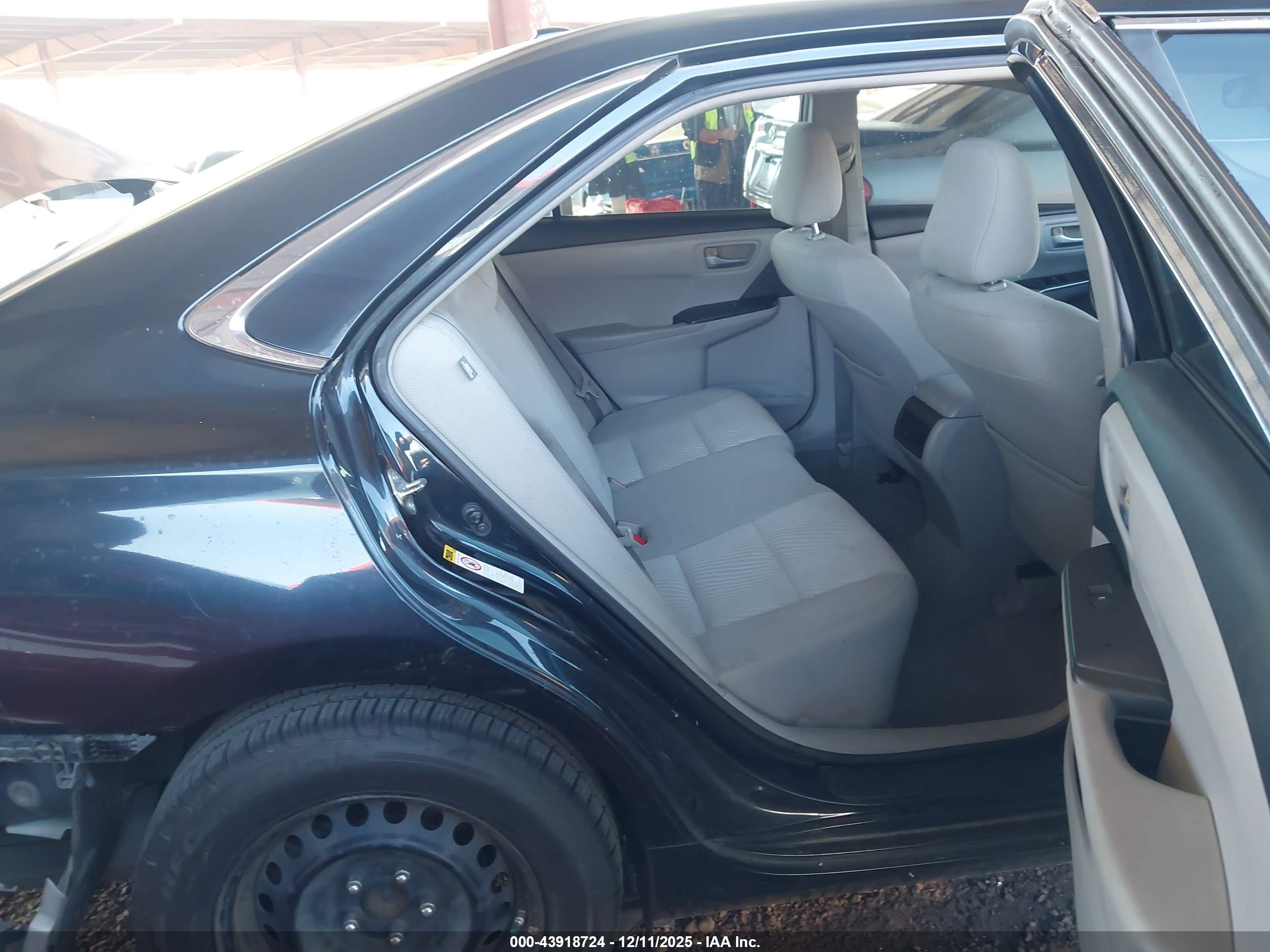 TOYOTA CAMRY image 8