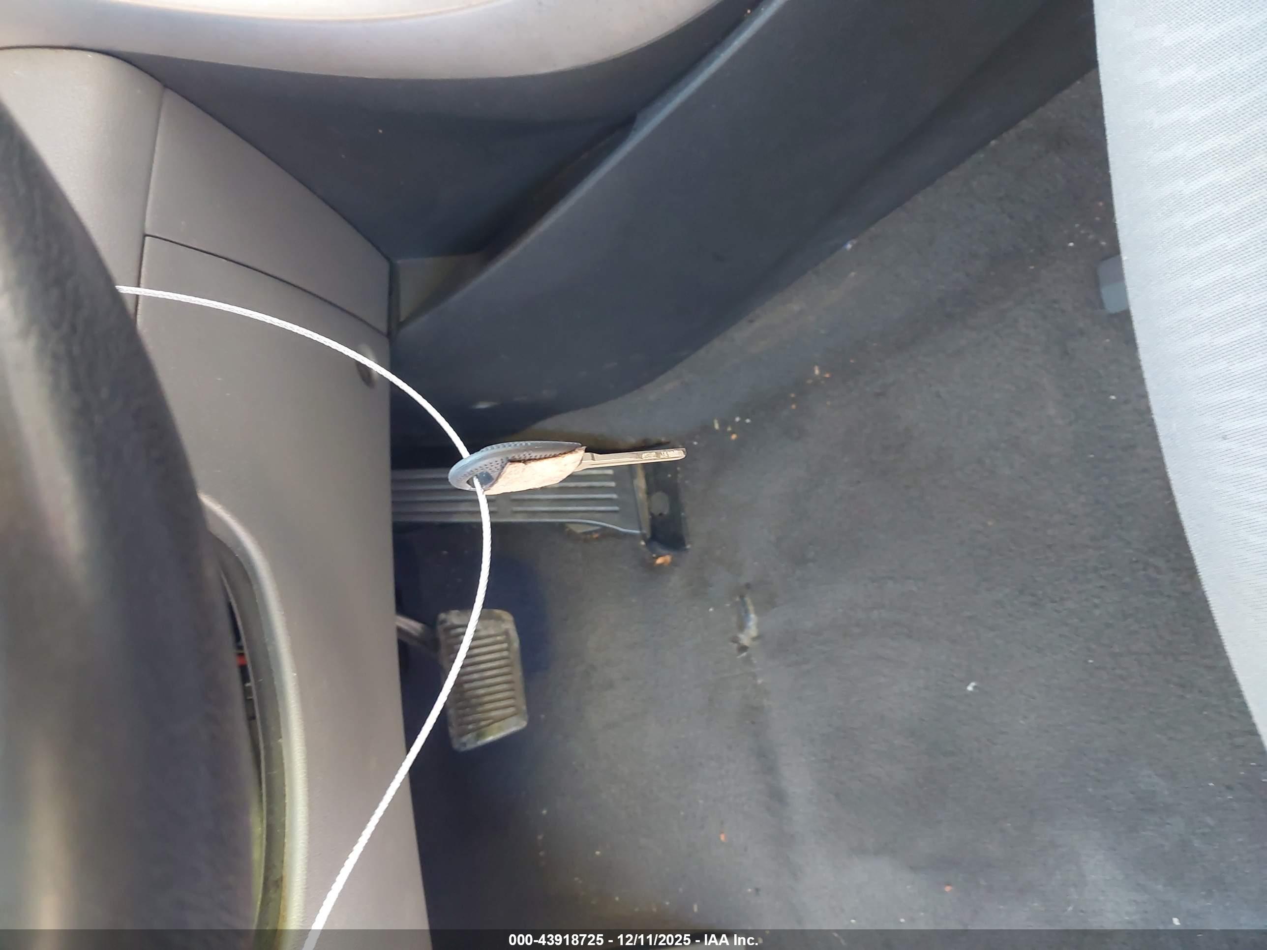 HYUNDAI ELANTRA image 11
