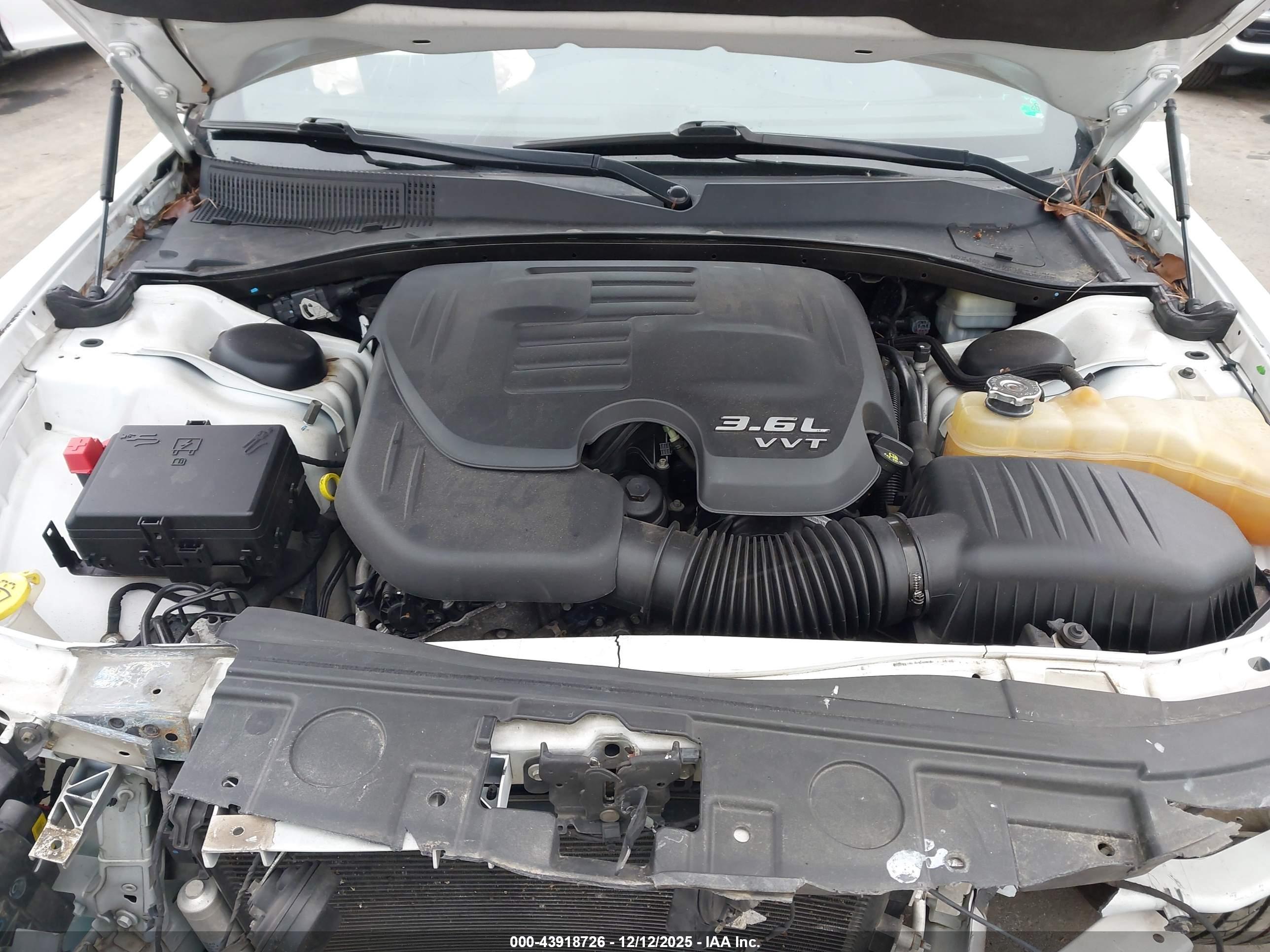 CHRYSLER 300 image 10