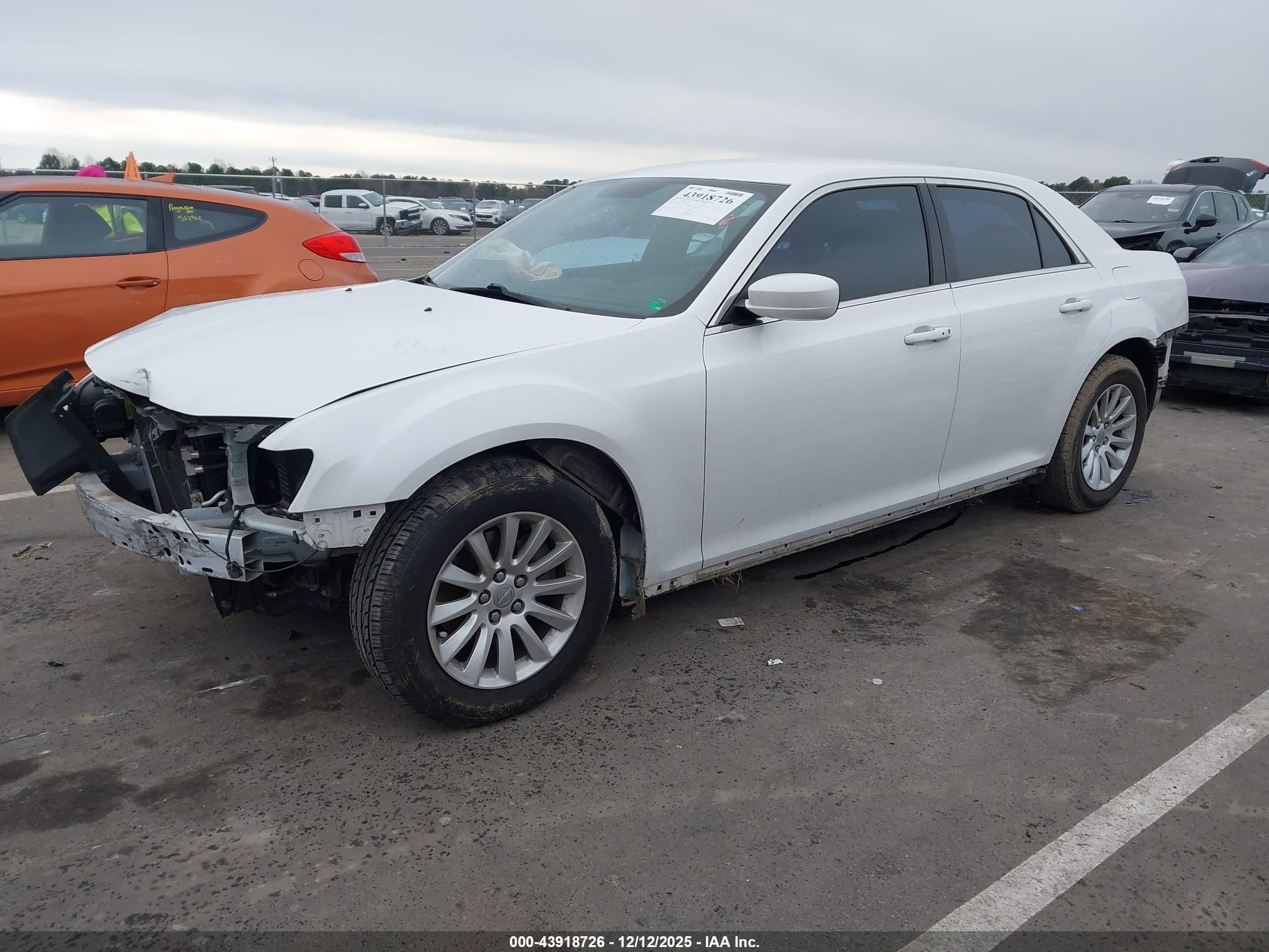 CHRYSLER 300 image 2