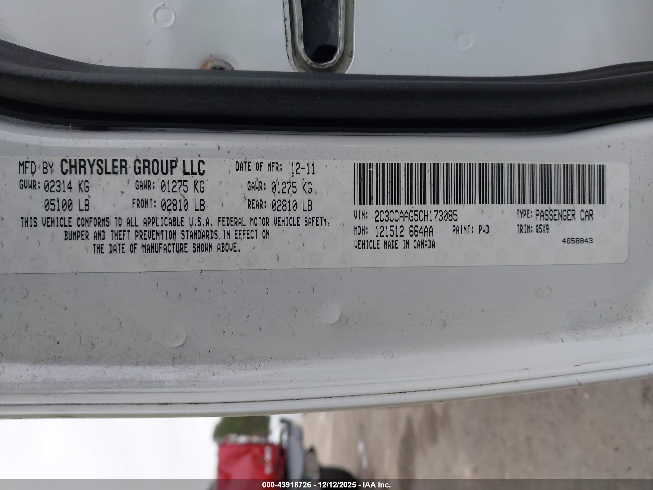 CHRYSLER 300 image 9