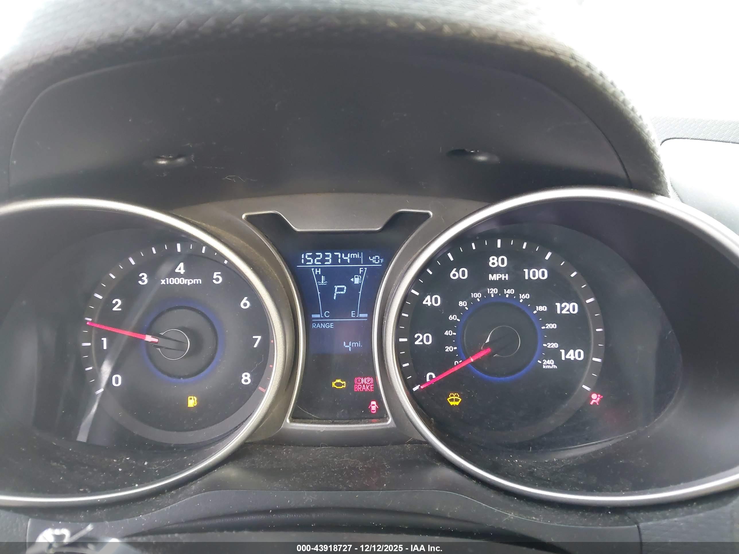 HYUNDAI VELOSTER image 7