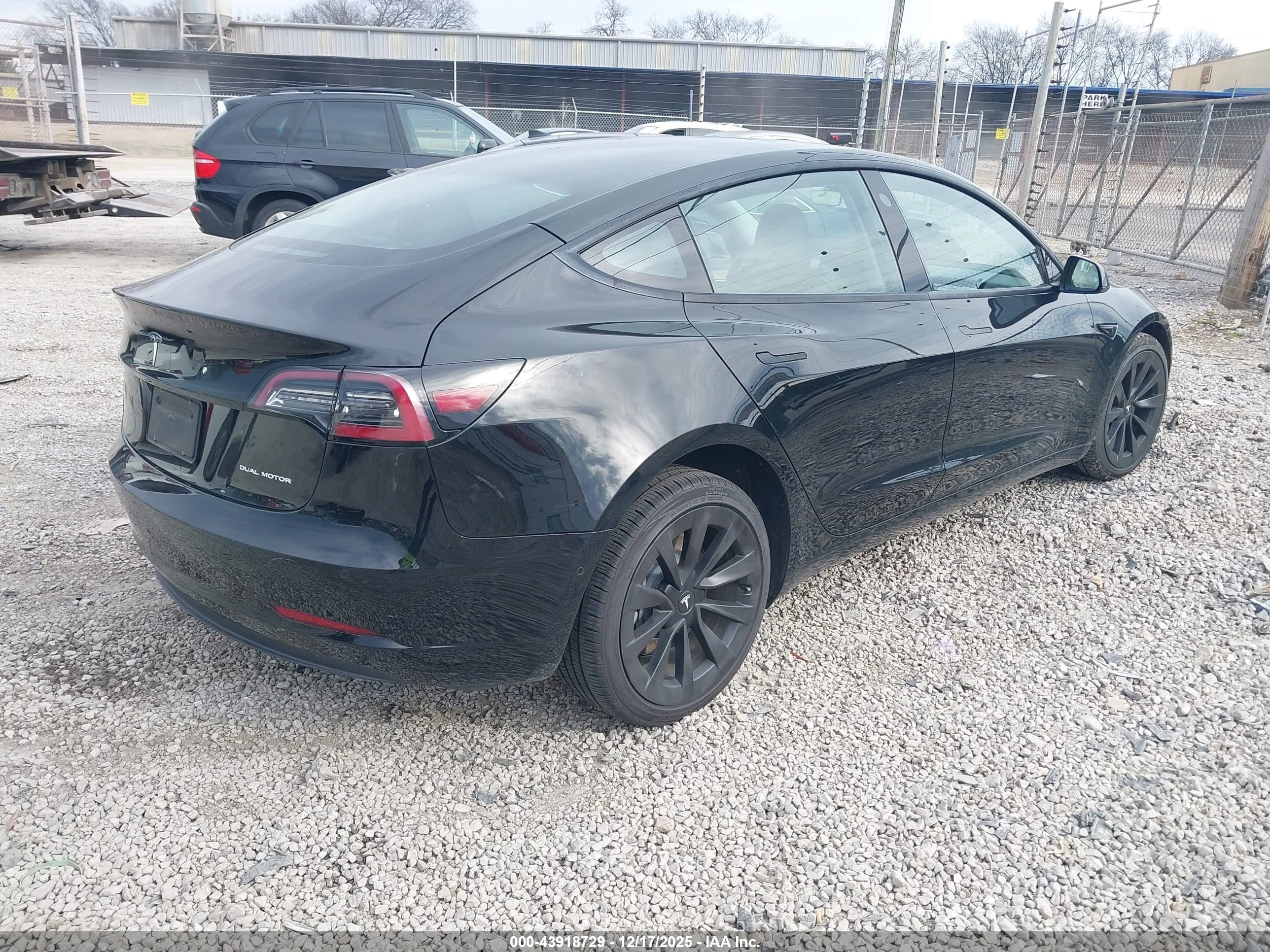 TESLA MODEL image 4