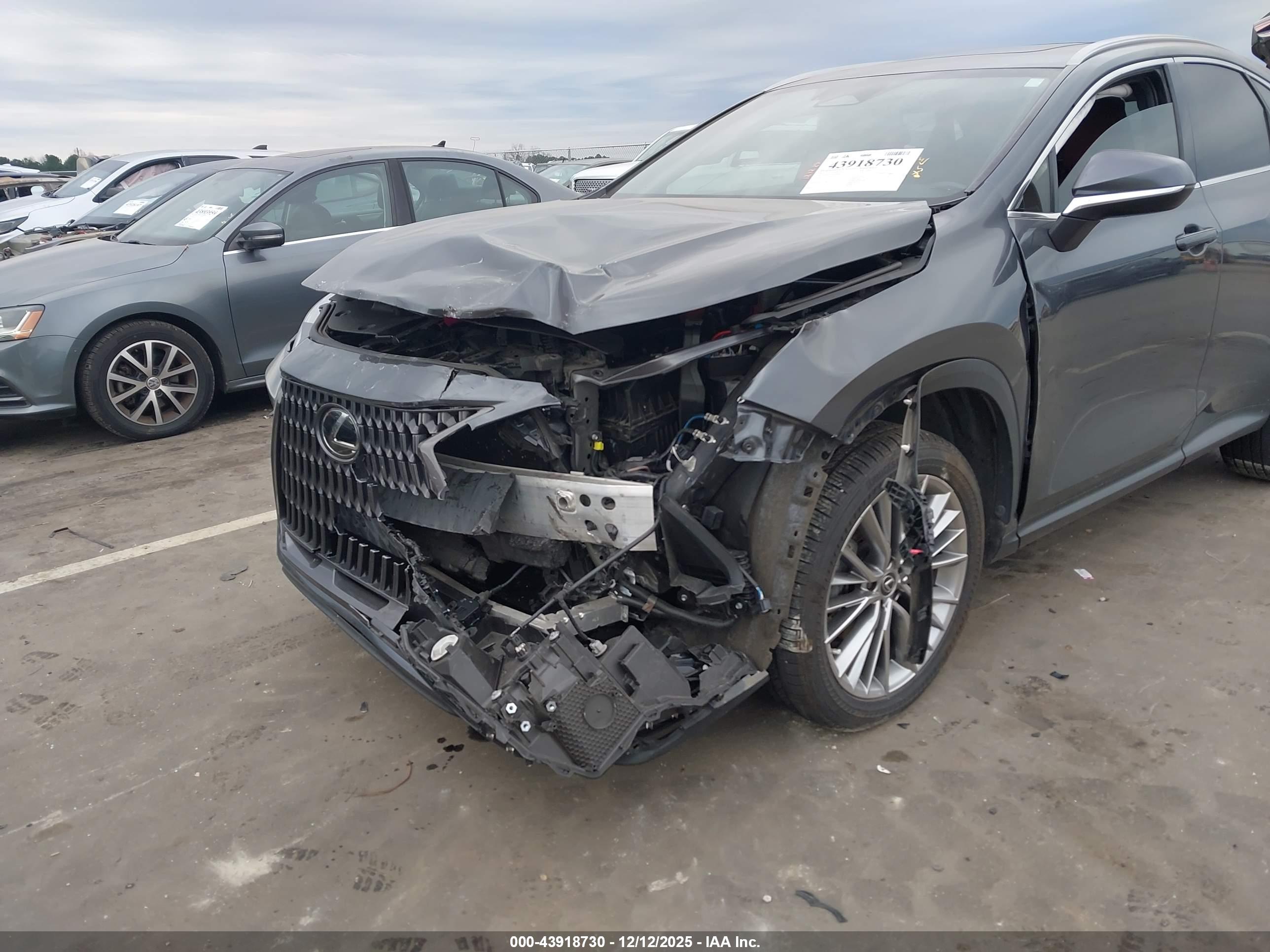 LEXUS NX image 6