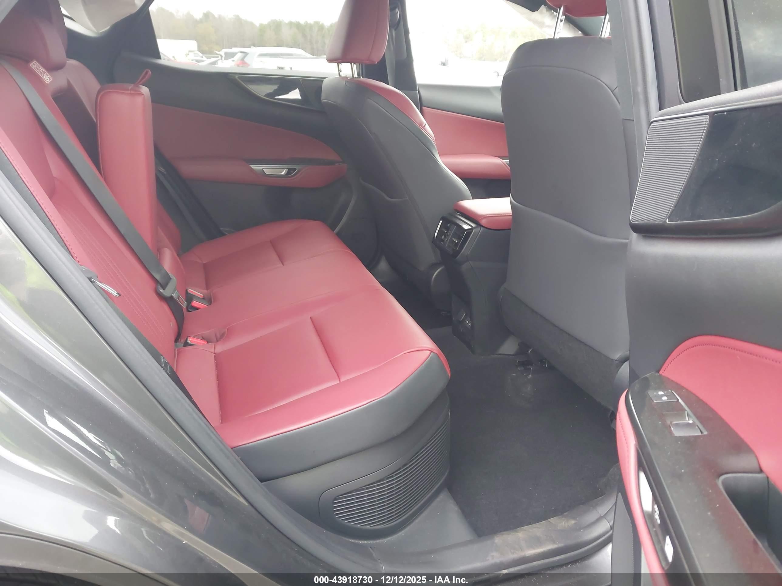 LEXUS NX image 8