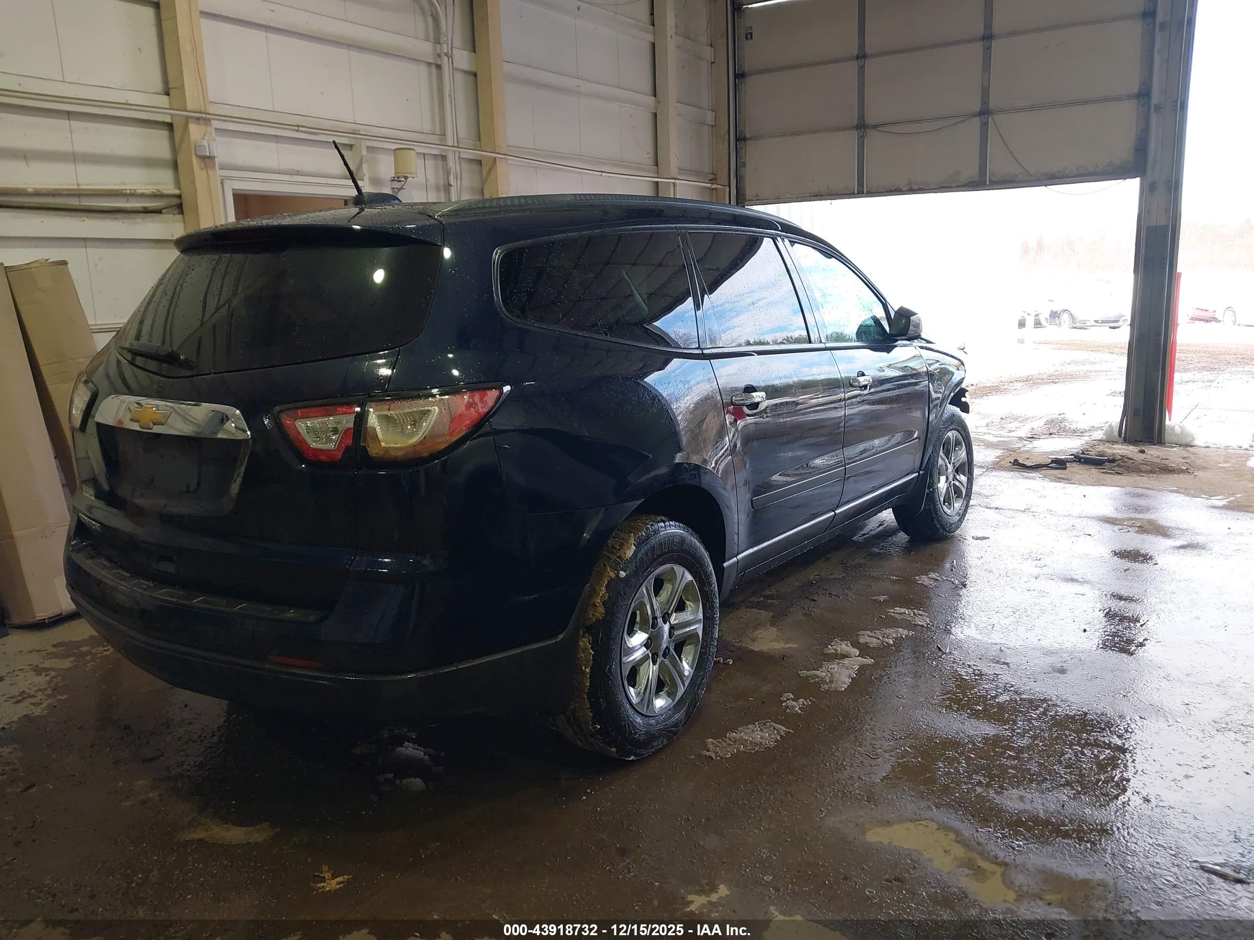 CHEVROLET TRAVERSE image 4