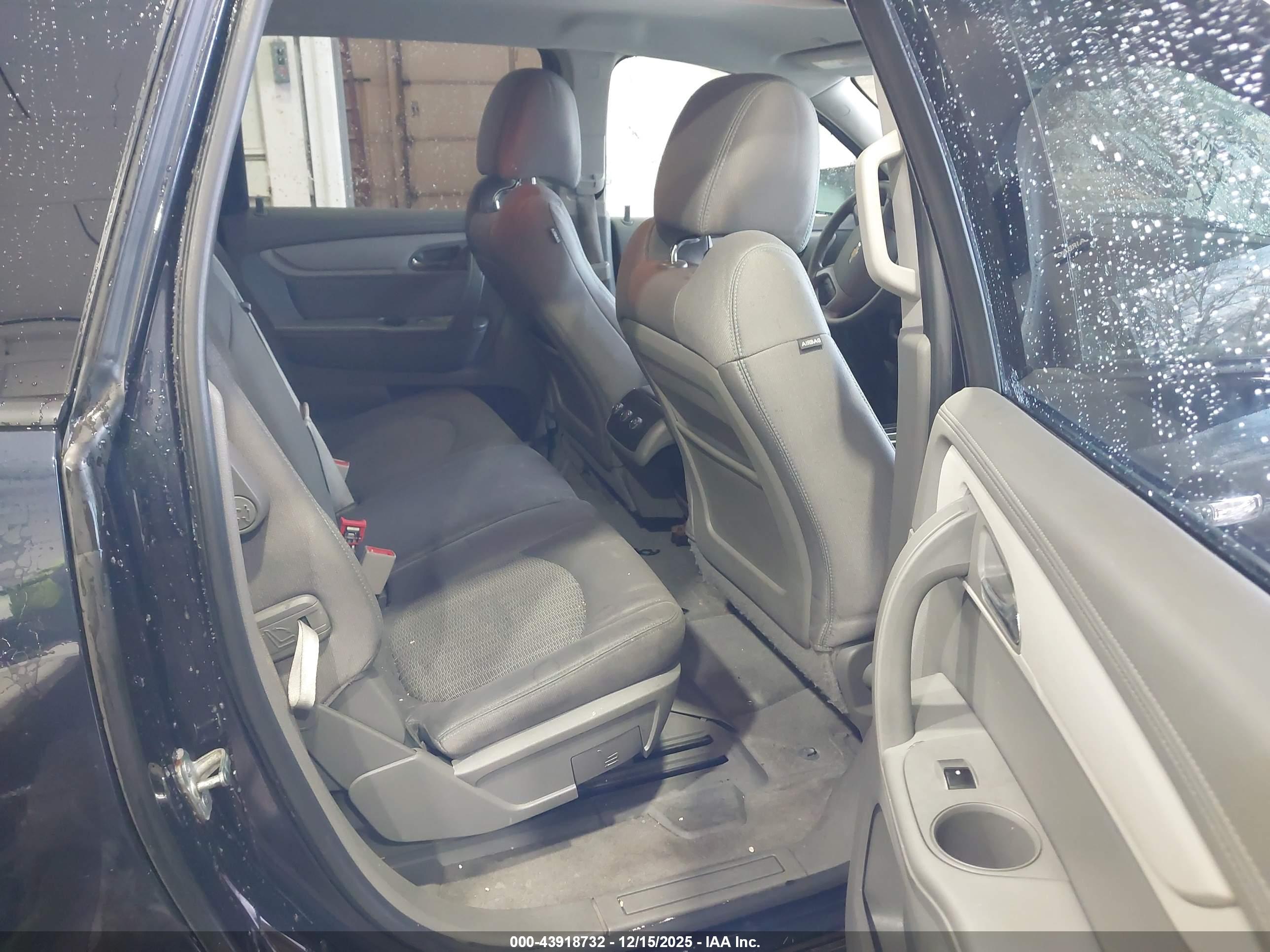 CHEVROLET TRAVERSE image 8
