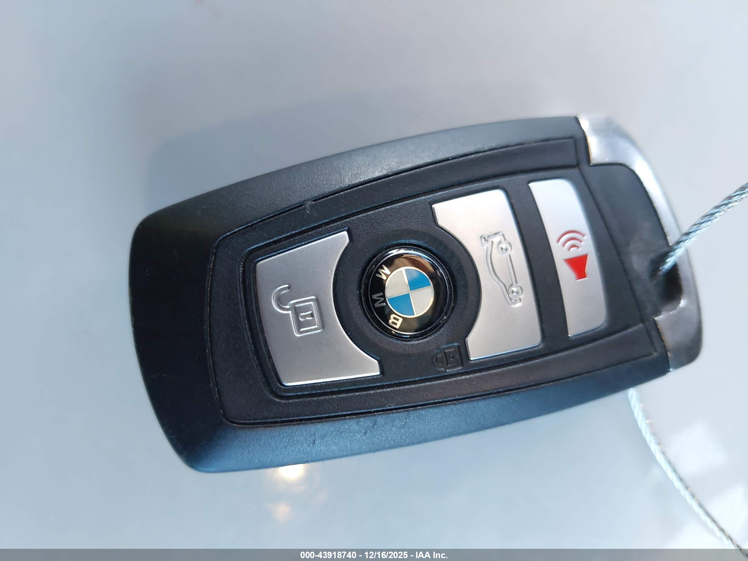 BMW 320I image 11