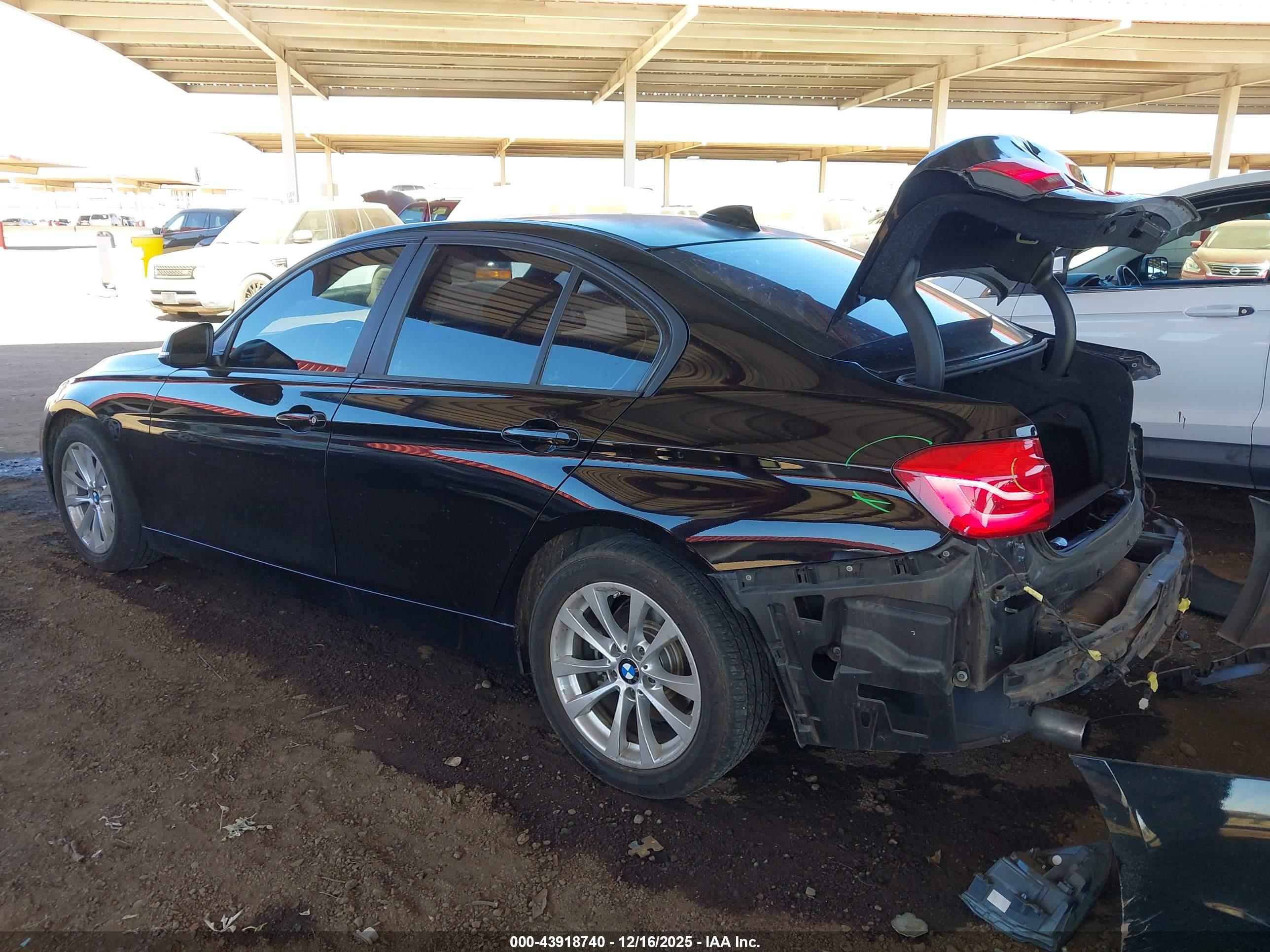 BMW 320I image 3