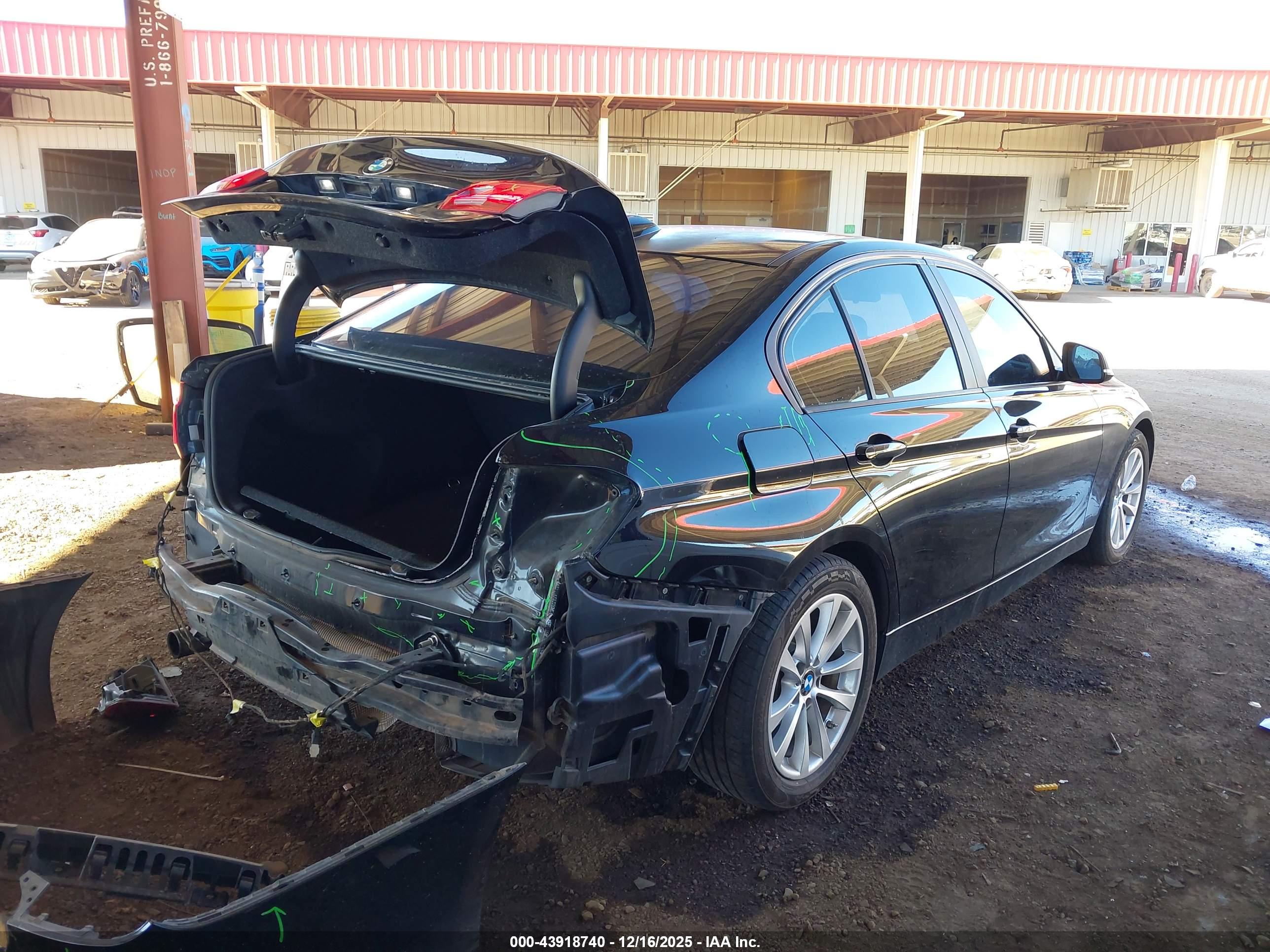BMW 320I image 4