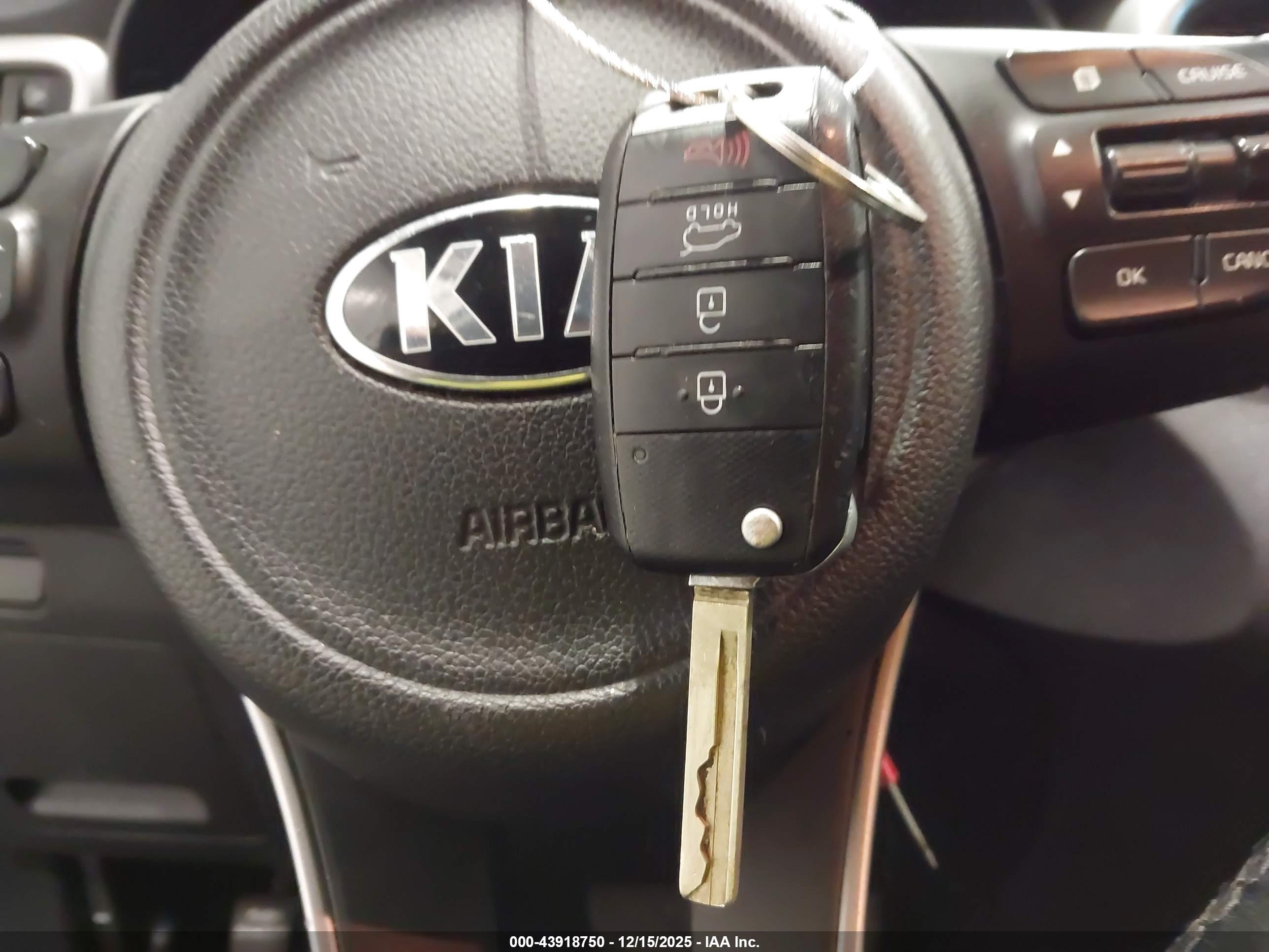 KIA SORENTO image 11