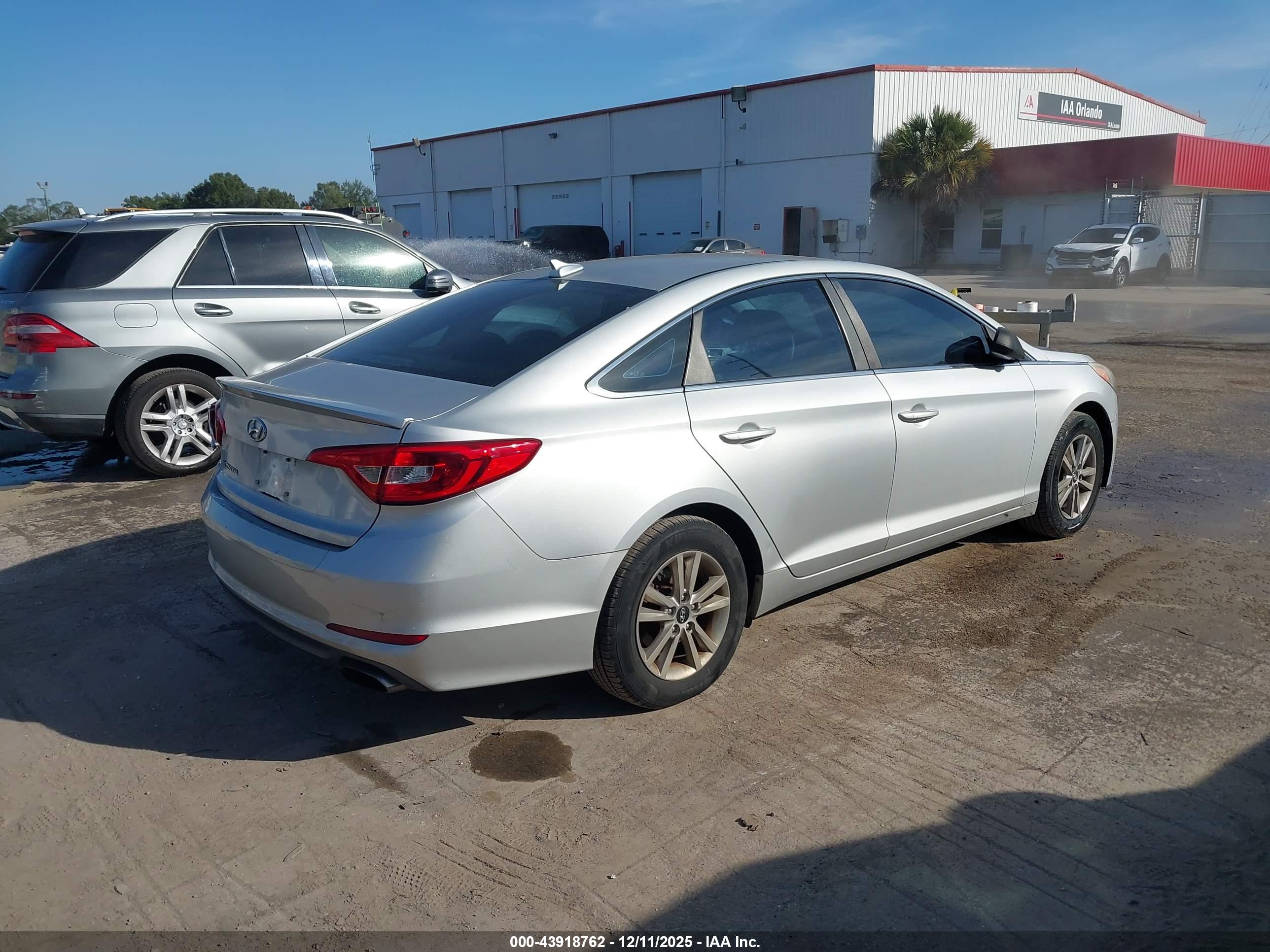 HYUNDAI SONATA image 4