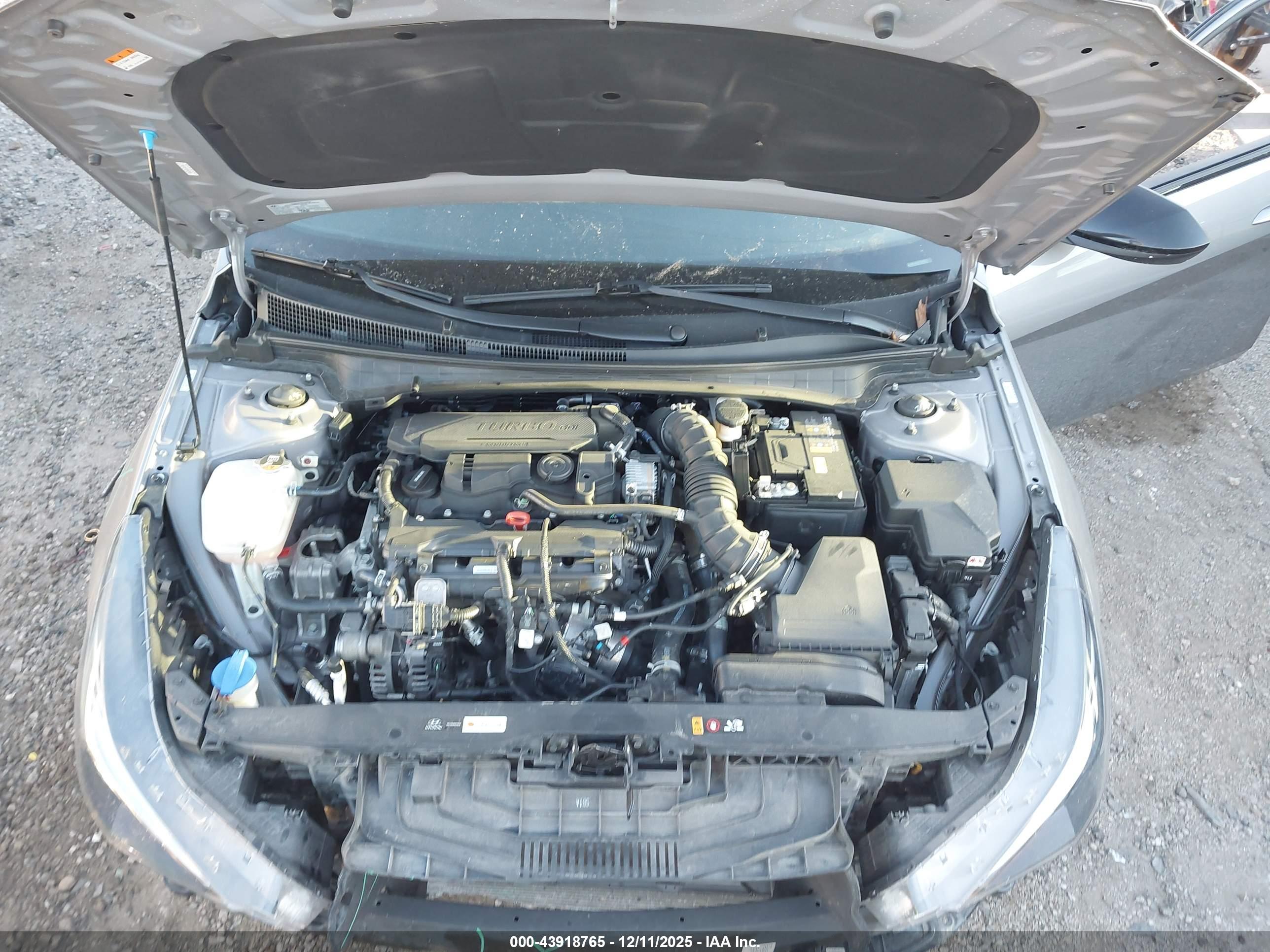 HYUNDAI ELANTRA image 10