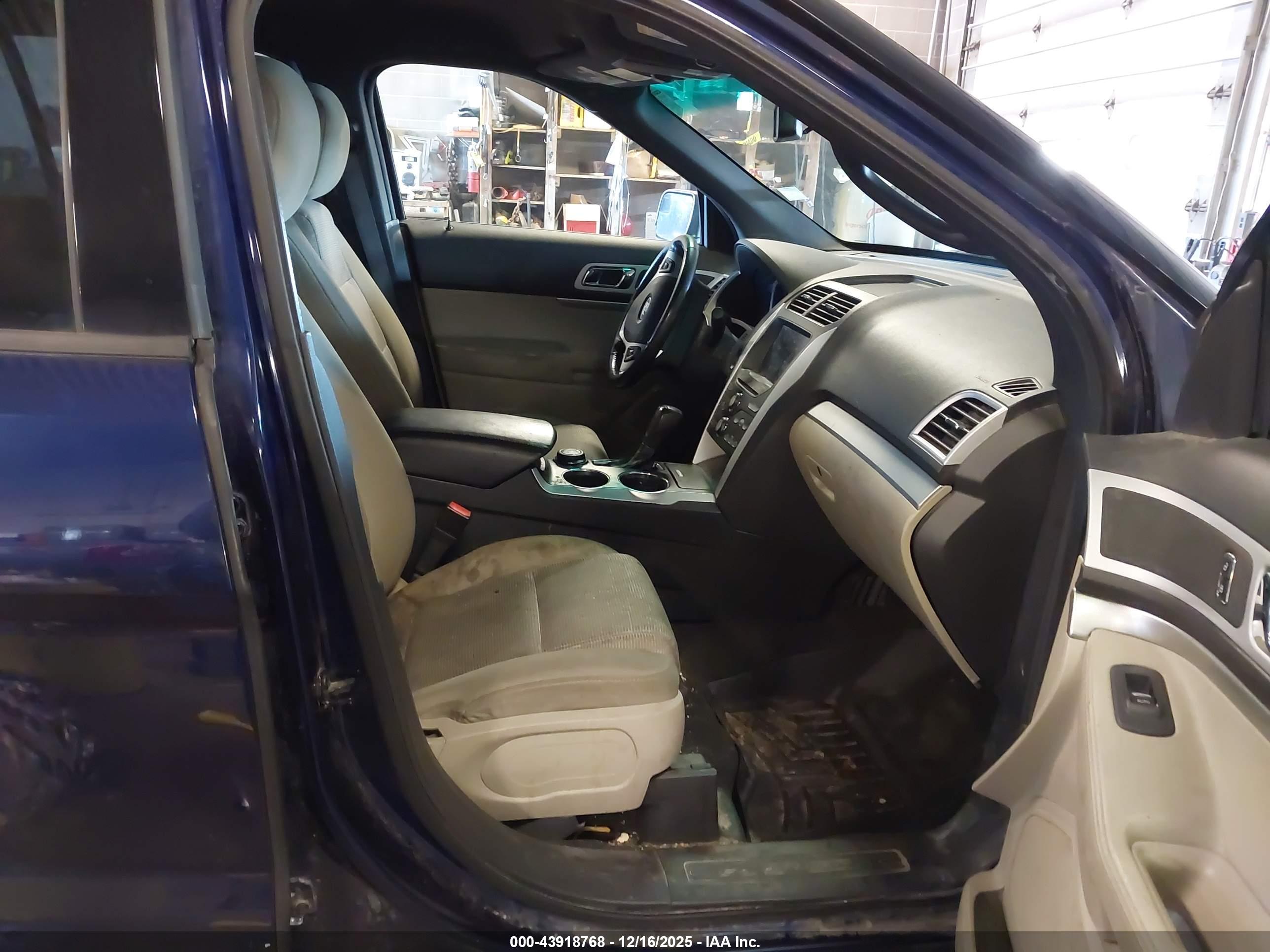 FORD EXPLORER image 5