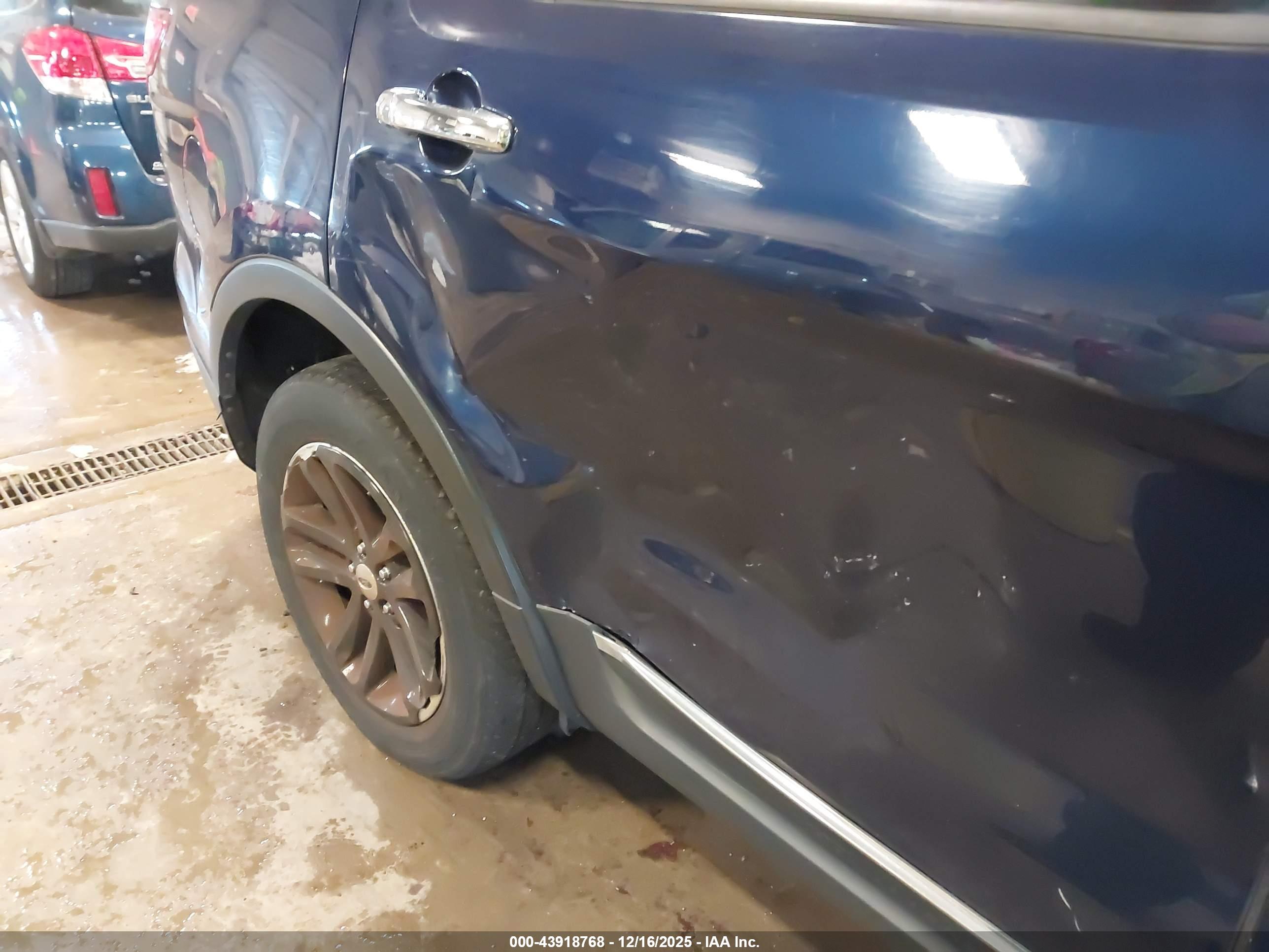 FORD EXPLORER image 6