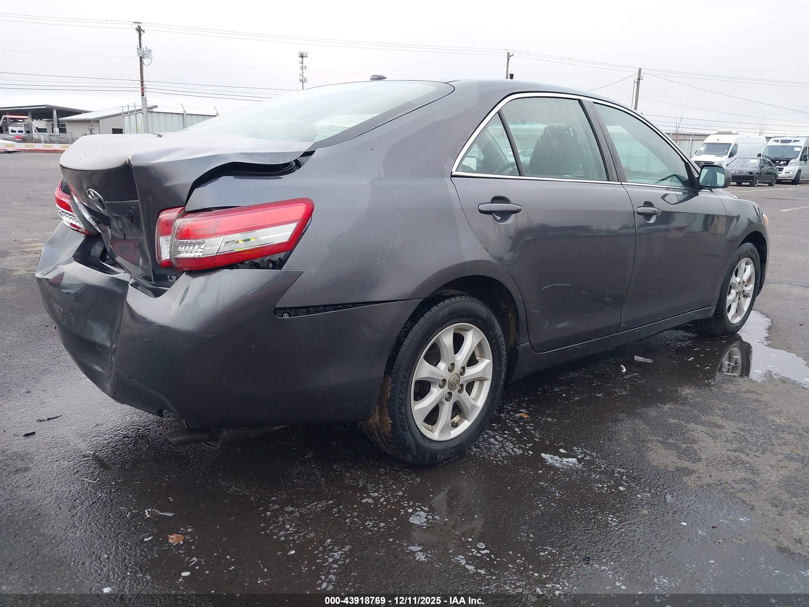 TOYOTA CAMRY image 4