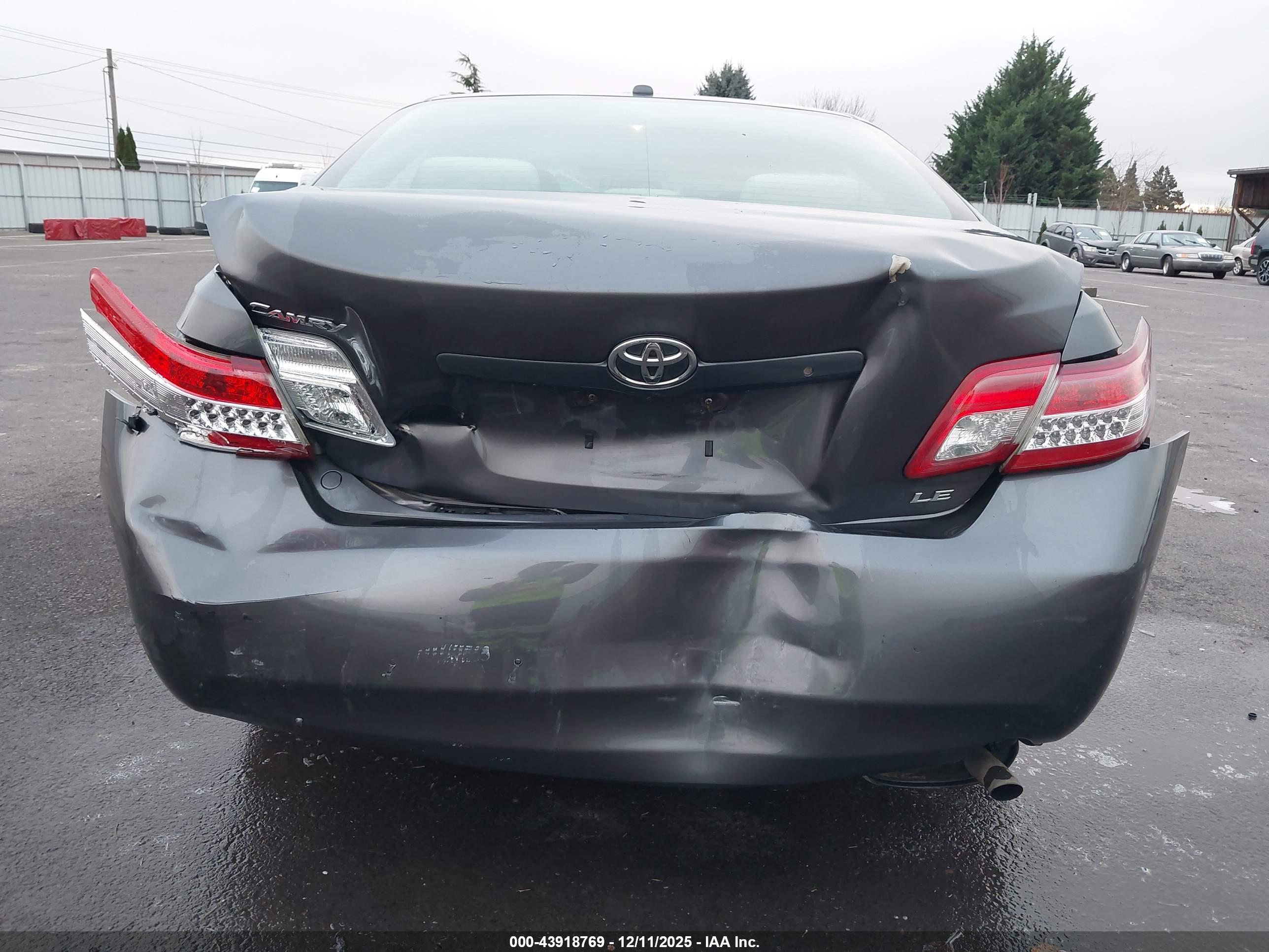 TOYOTA CAMRY image 6