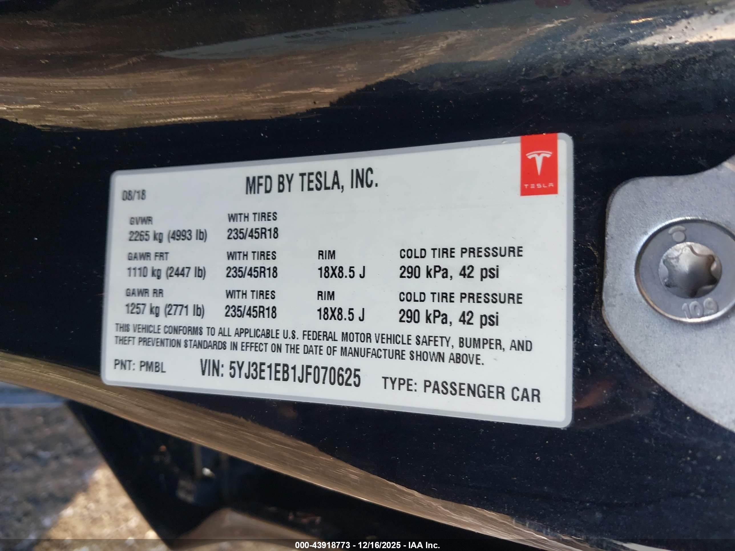 TESLA MODEL image 9
