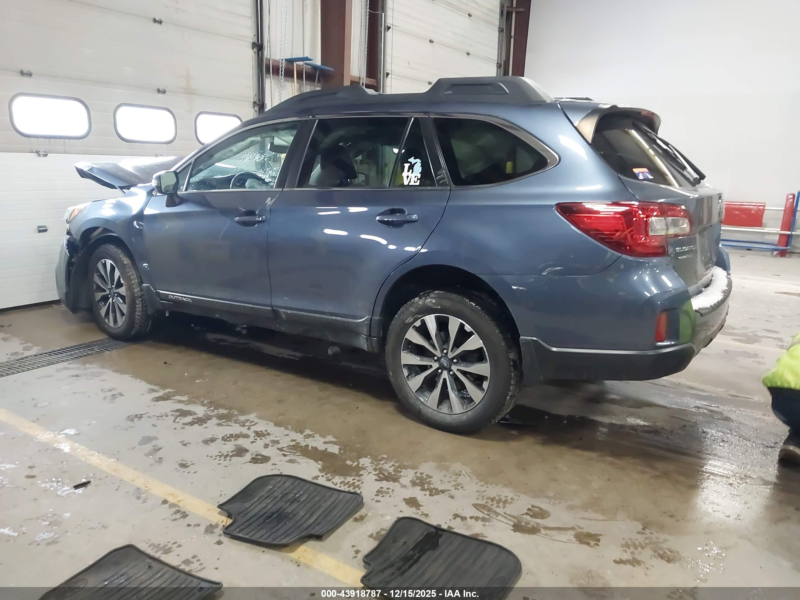 SUBARU OUTBACK image 3