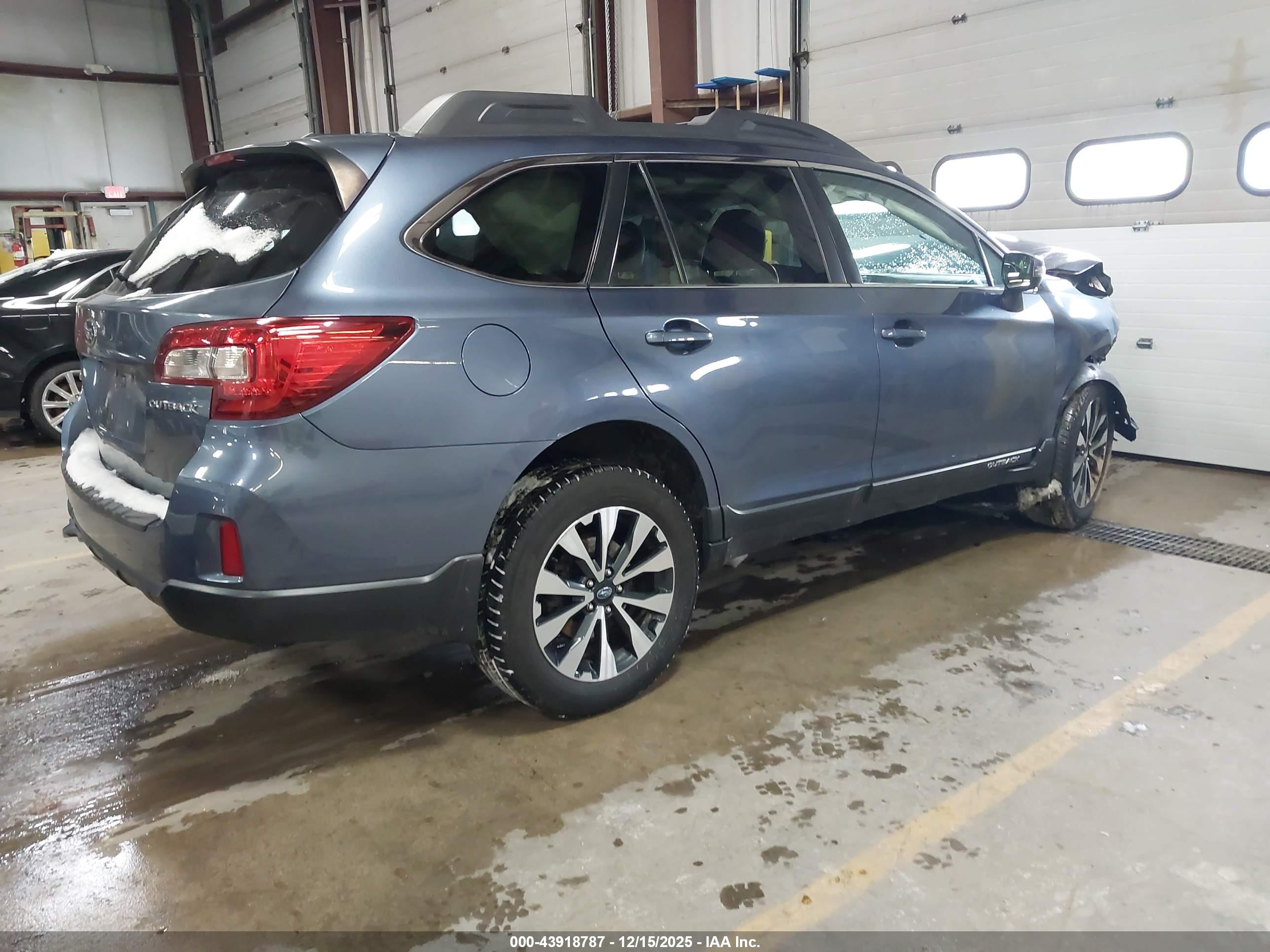 SUBARU OUTBACK image 4