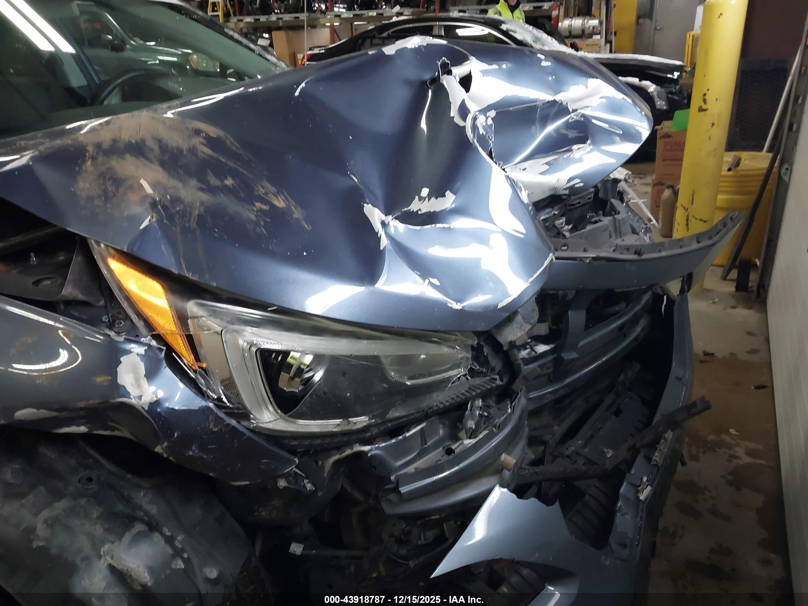 SUBARU OUTBACK image 6