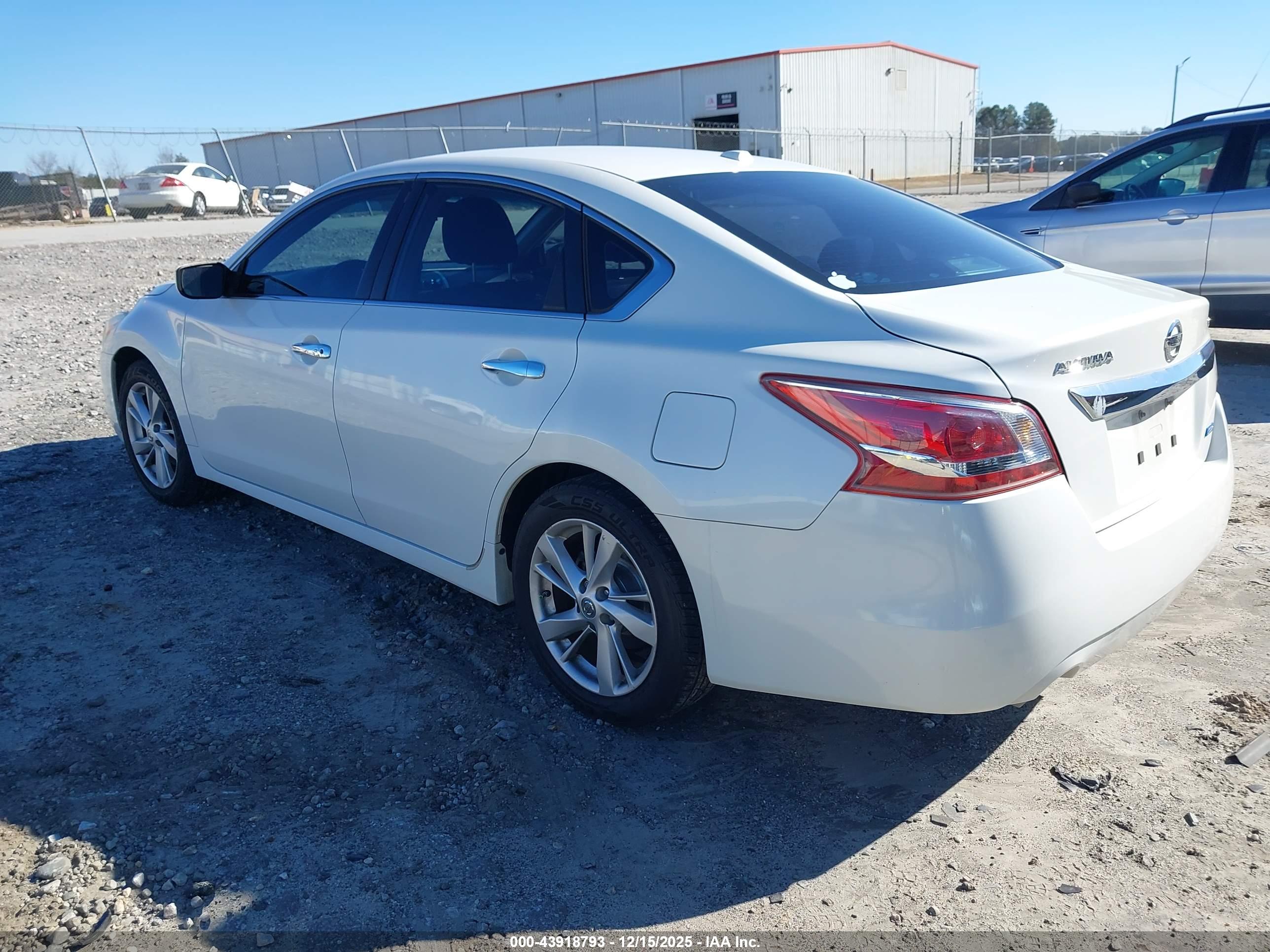NISSAN ALTIMA image 3
