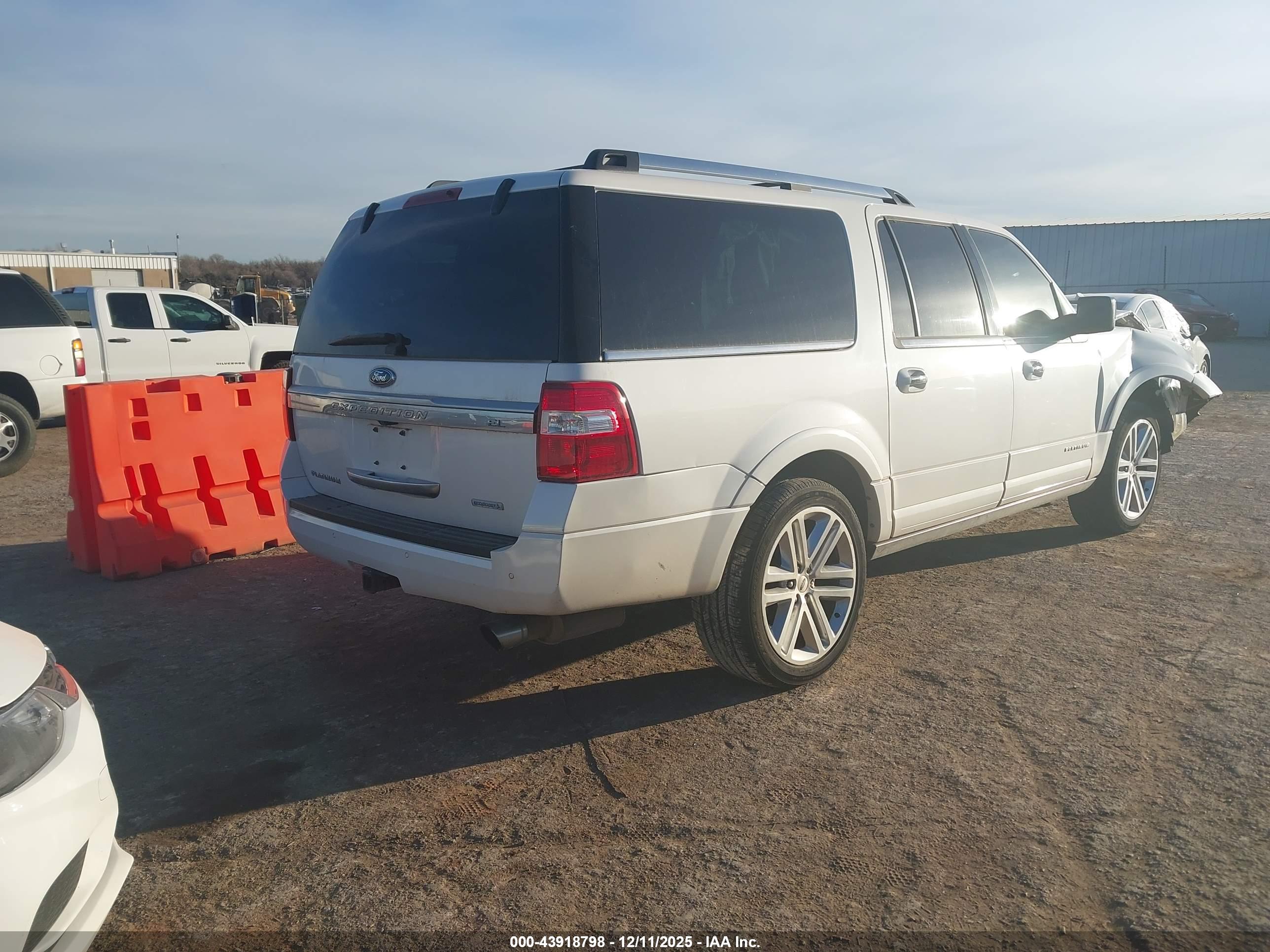FORD EXPEDITION image 4