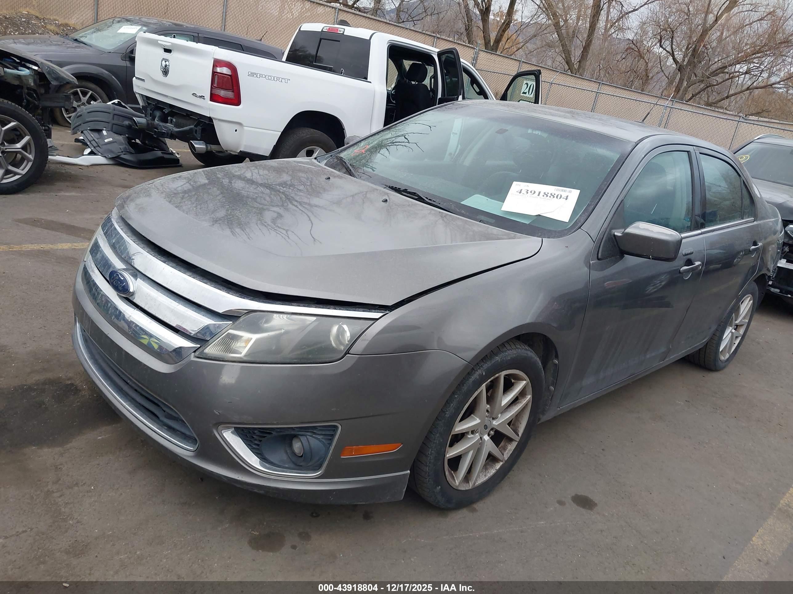 FORD FUSION image 2