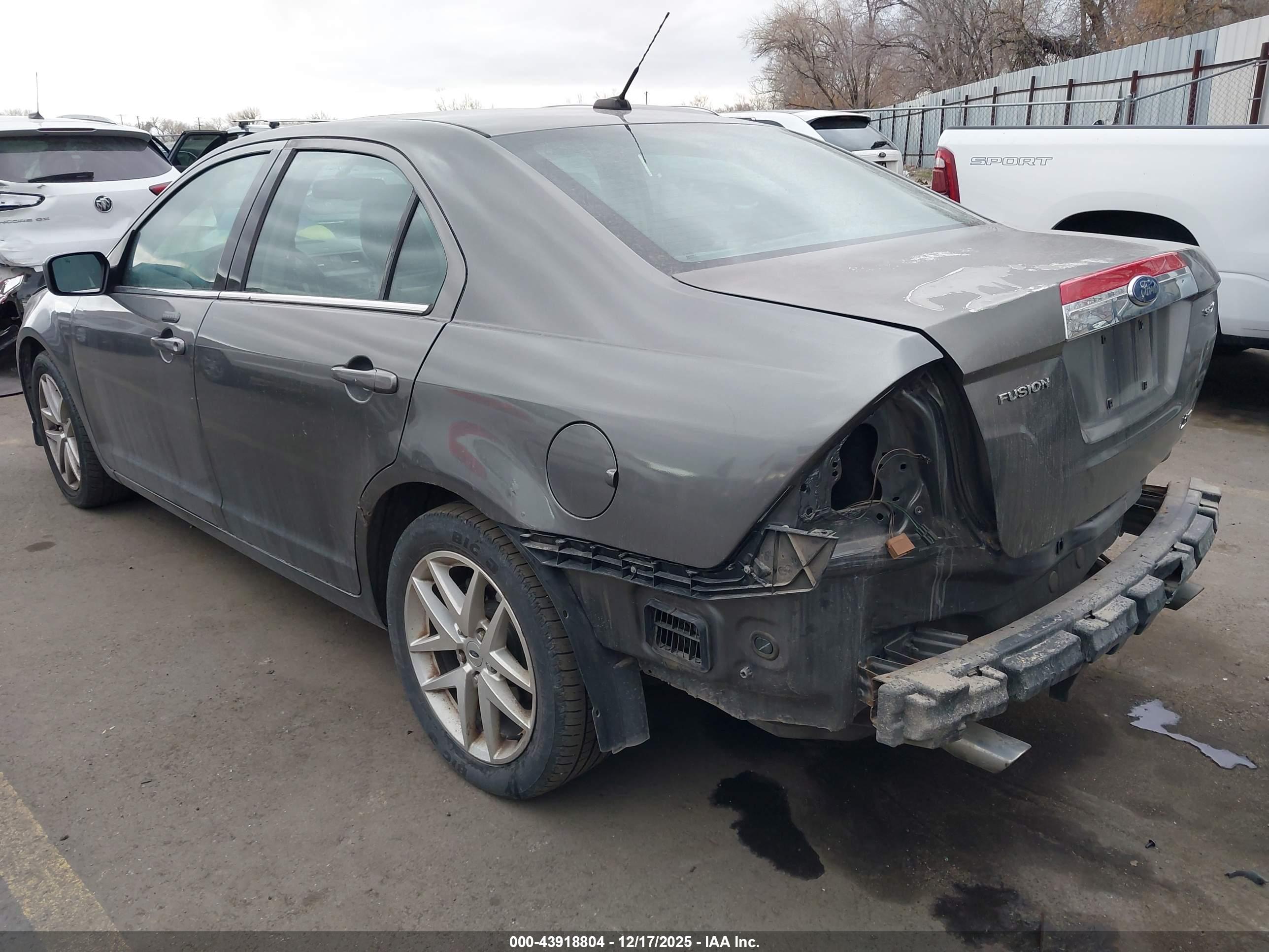 FORD FUSION image 3