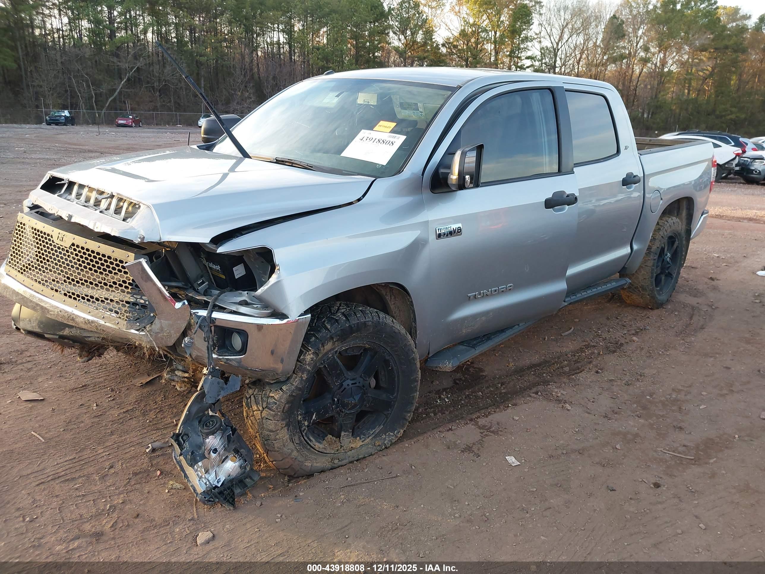 TOYOTA TUNDRA image 2