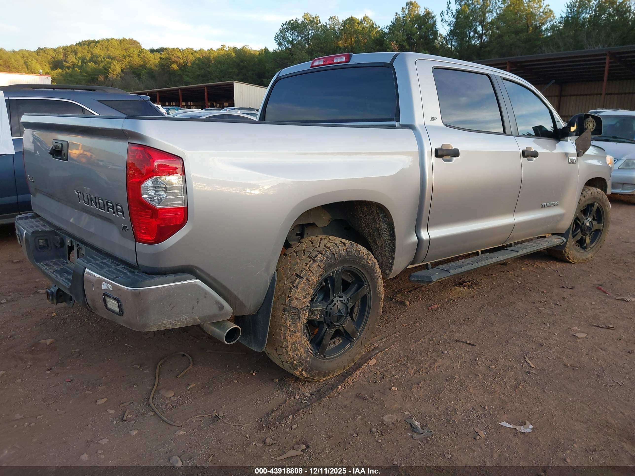 TOYOTA TUNDRA image 4