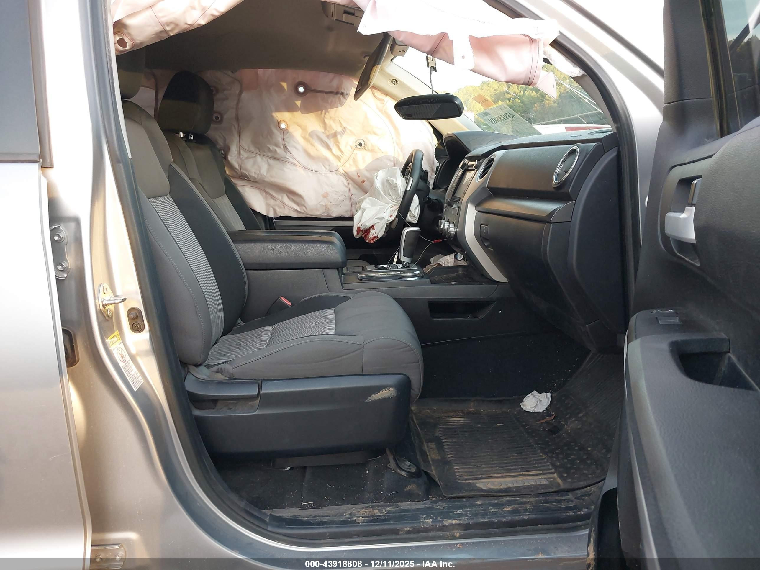 TOYOTA TUNDRA image 5