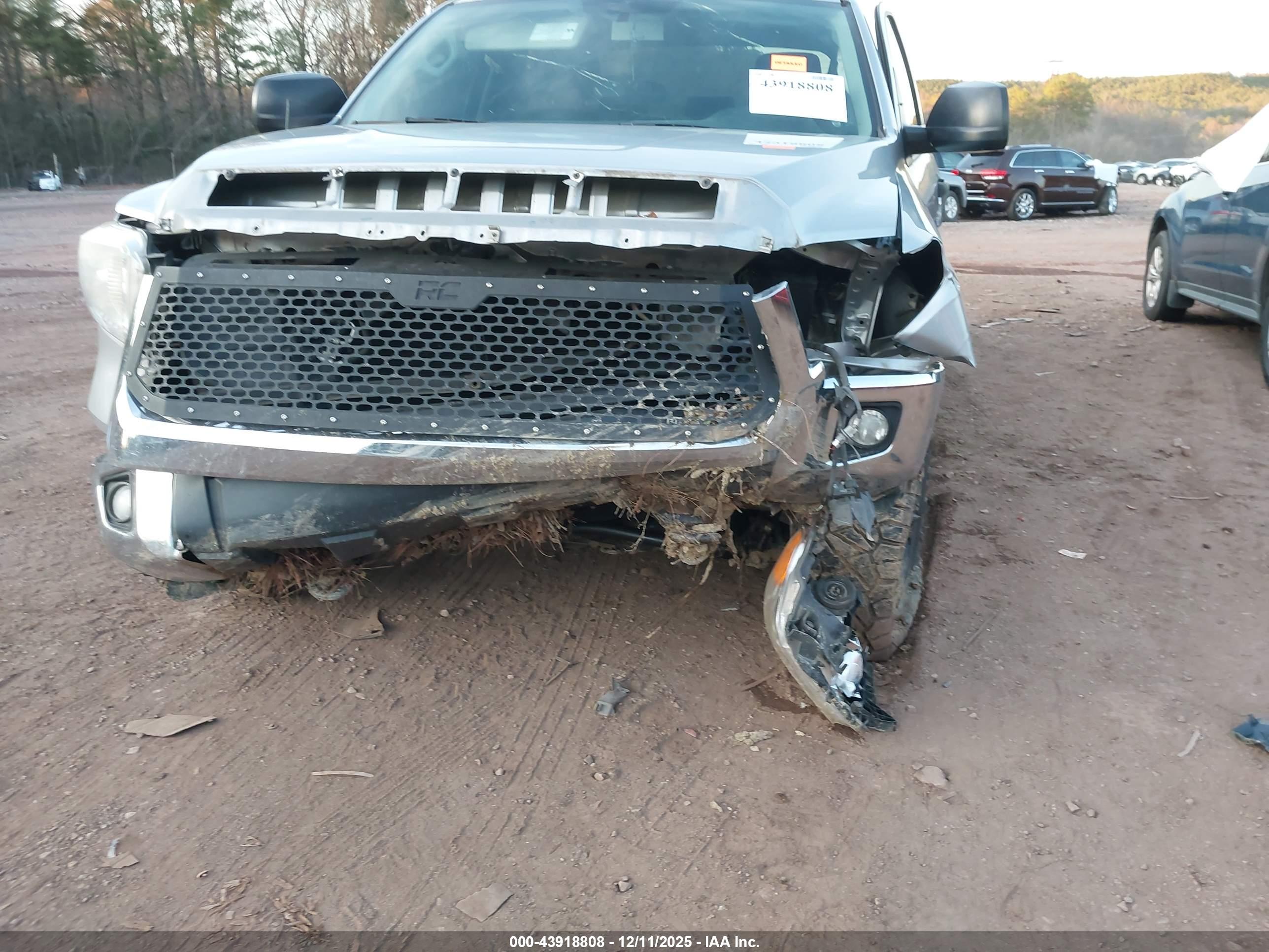 TOYOTA TUNDRA image 6