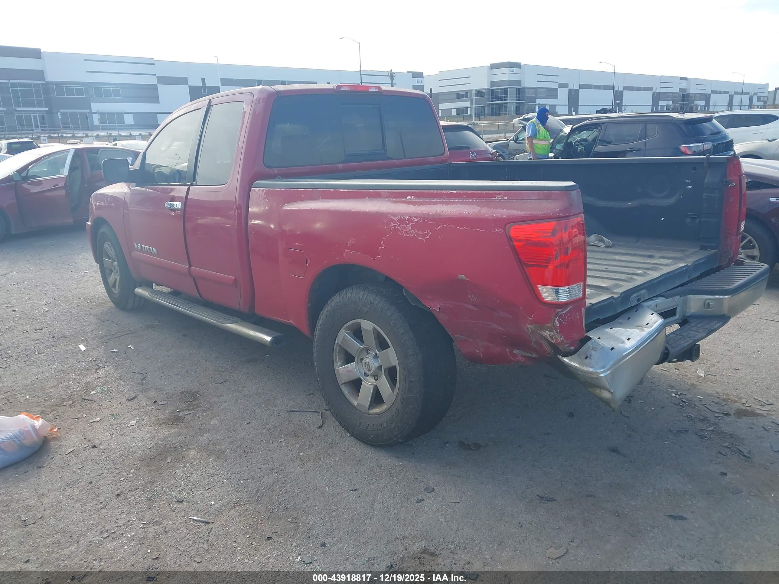 NISSAN TITAN image 3