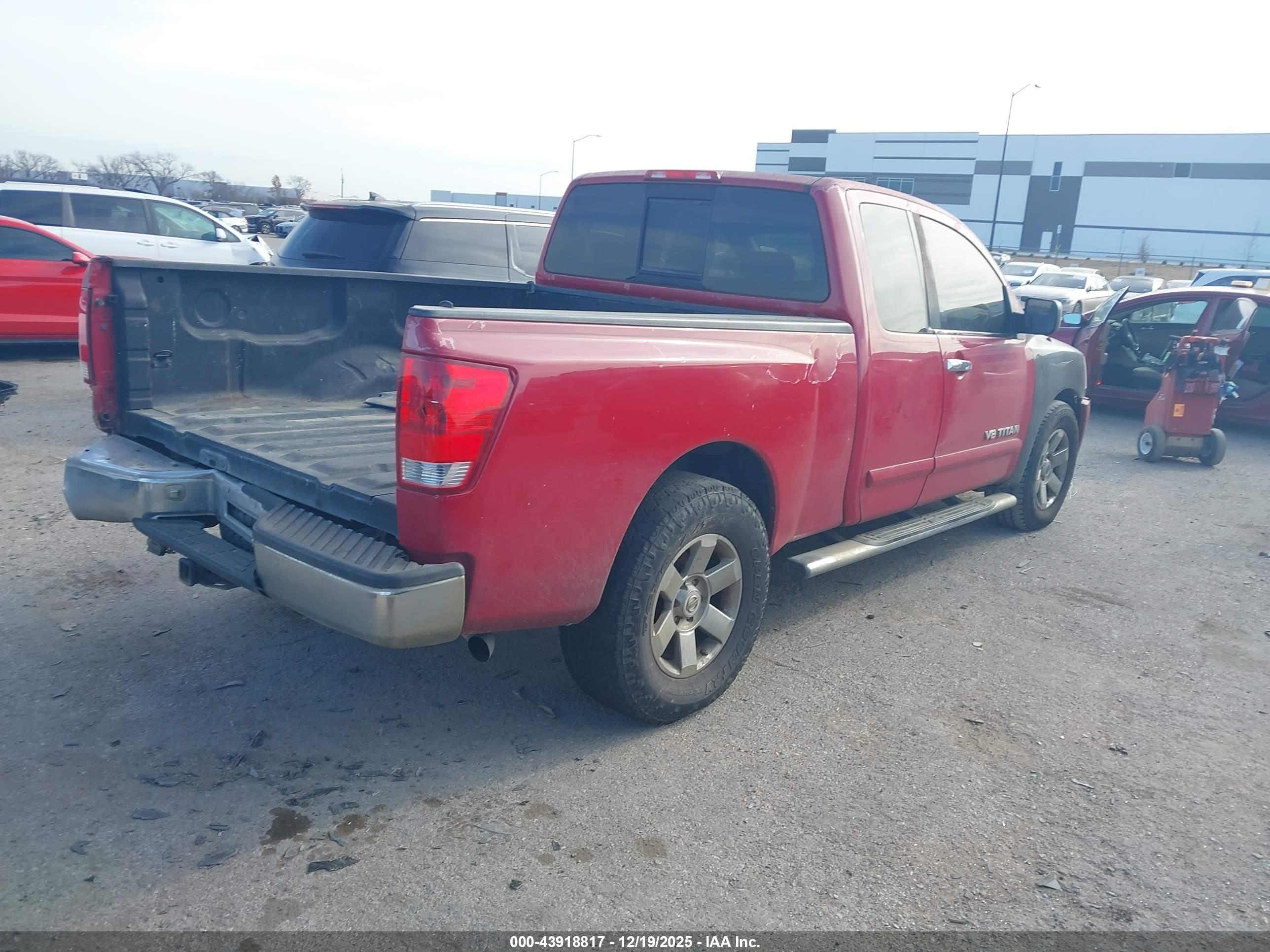 NISSAN TITAN image 4
