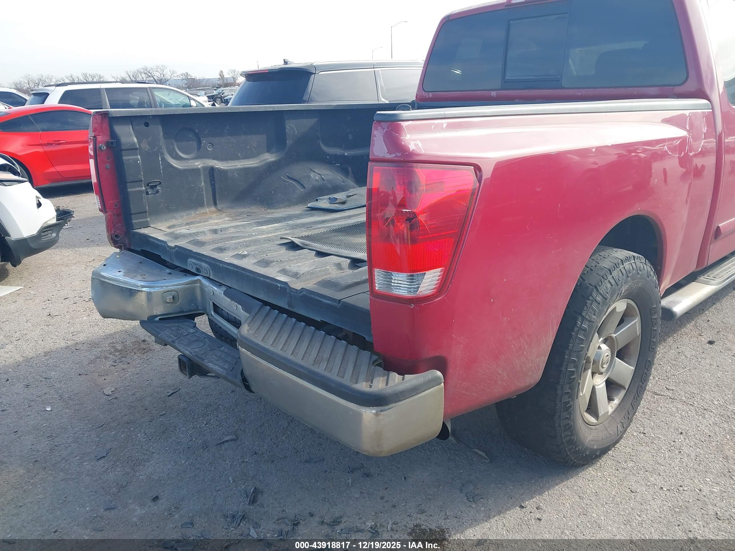 NISSAN TITAN image 6