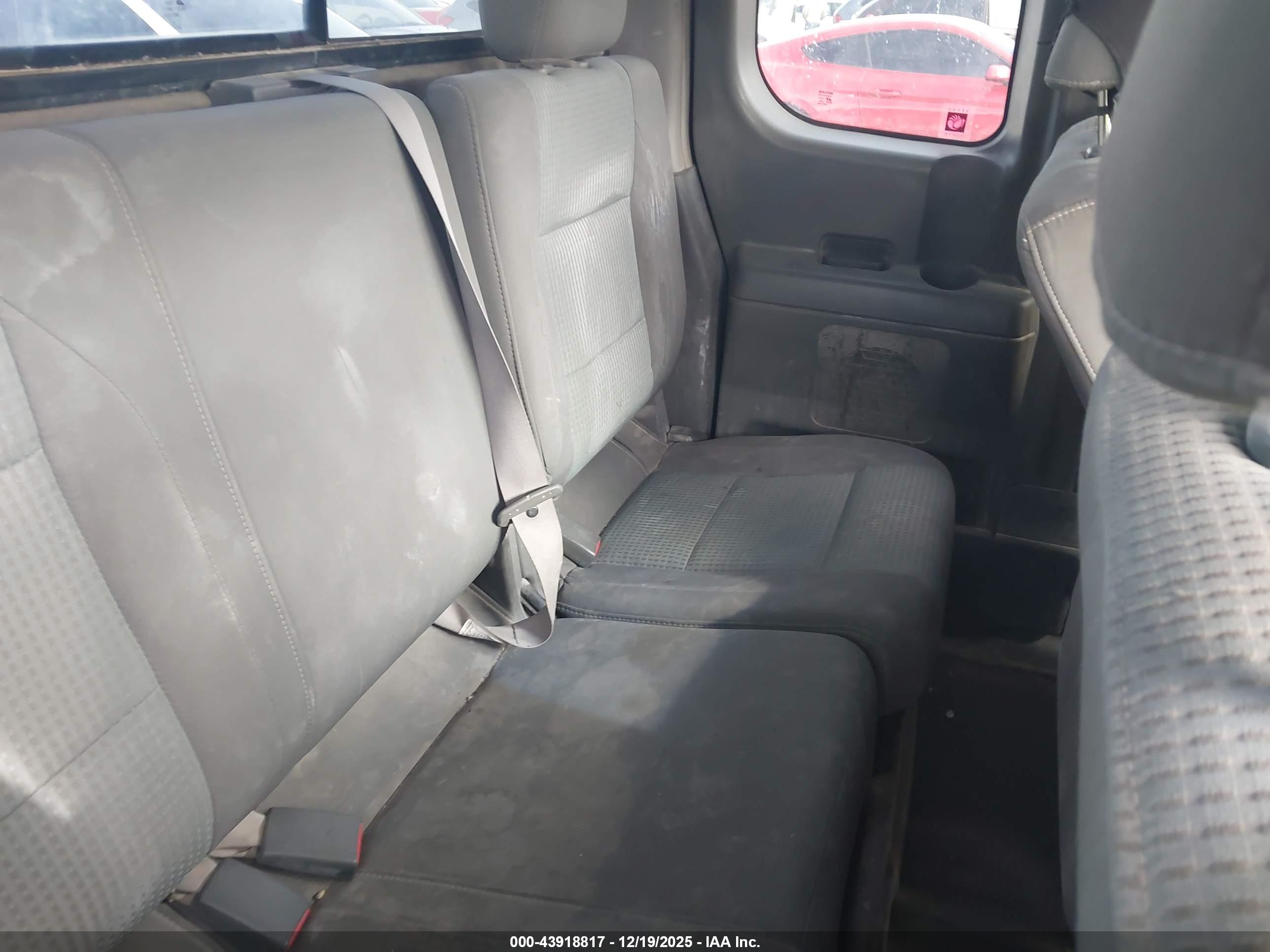 NISSAN TITAN image 8