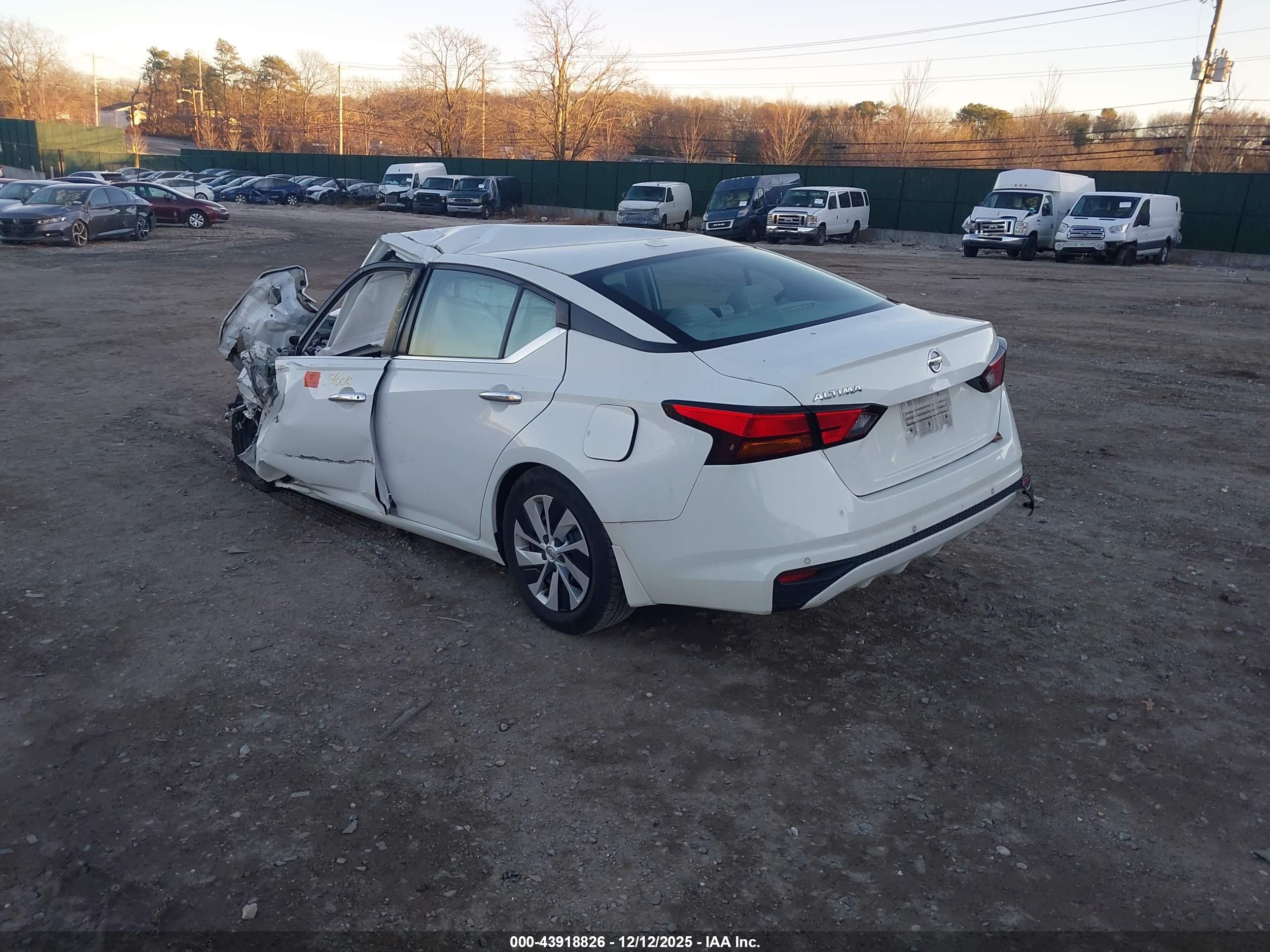 NISSAN ALTIMA image 3